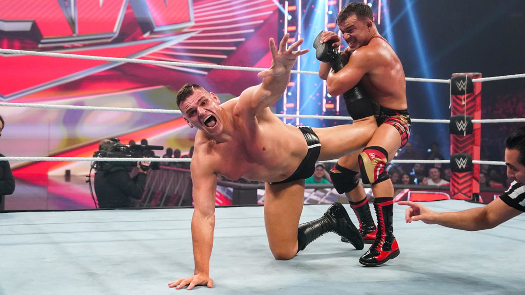 2024 must be the year Chad Gable unseats Gunther as Intercontinental champion.