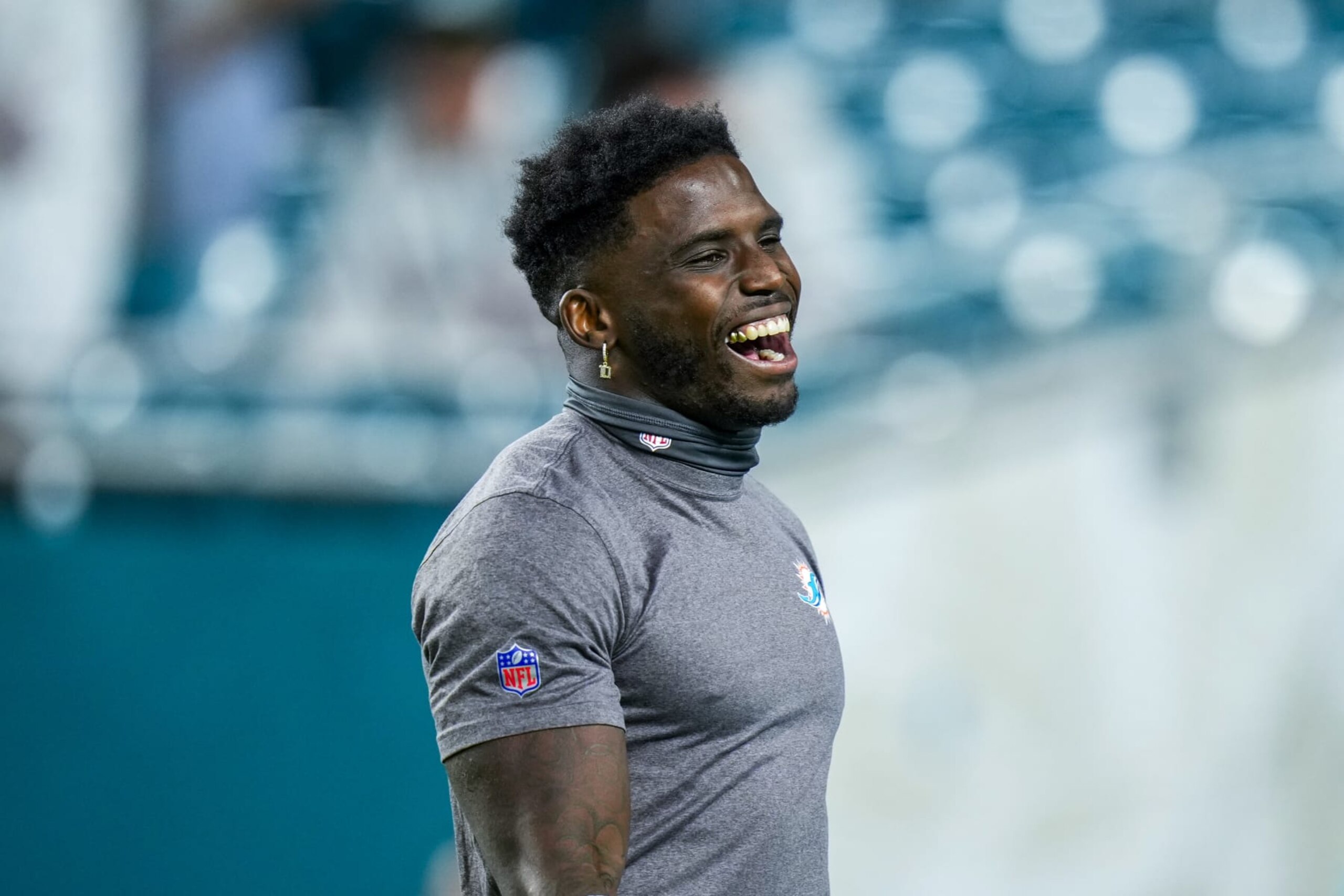 MIAMI GARDENS, FLORIDA - DECEMBER 11: Tyreek Hill #10 of the Miami Dolphins warms up prior to a game against the Tennessee Titans at Hard Rock Stadium on December 11, 2023 in Miami Gardens, Florida. (Photo by Rich Storry/Getty Images) MIAMI GARDENS, FLORIDA - DECEMBER 11: Tyreek Hill #10 of the Miami Dolphins warms up prior to a game against the Tennessee Titans at Hard Rock Stadium on December 11, 2023 in Miami Gardens, Florida. (Photo by Rich Storry/Getty Images)