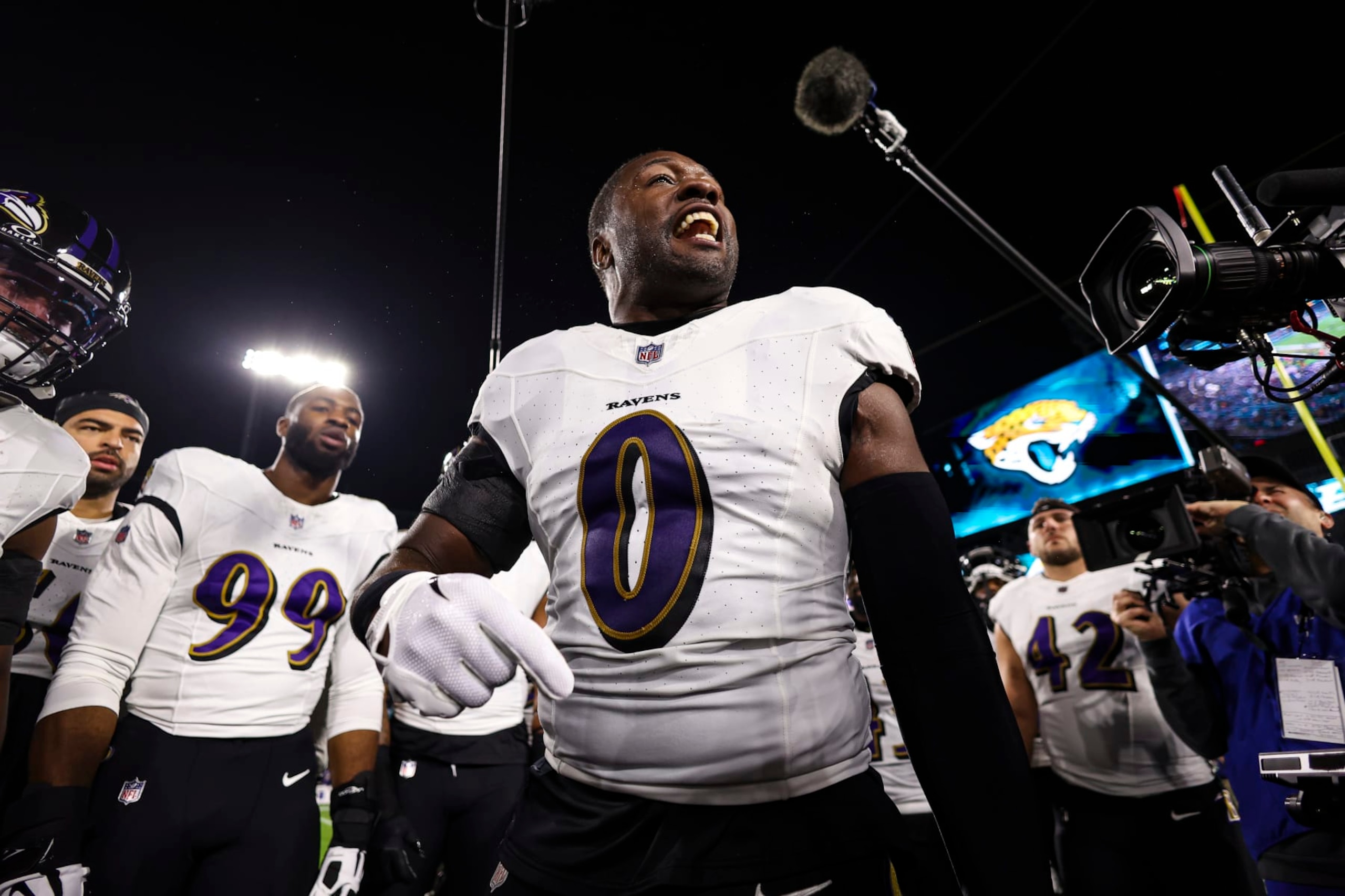 JACKSONVILLE, FL - DECEMBER 17: Roquan Smith #0 of the Baltimore Ravens leads a huddle prior to an NFL football game against the Jacksonville Jaguars at EverBank Stadium on December 17, 2023 in Jacksonville, Florida. (Photo by Perry Knotts/Getty Images)