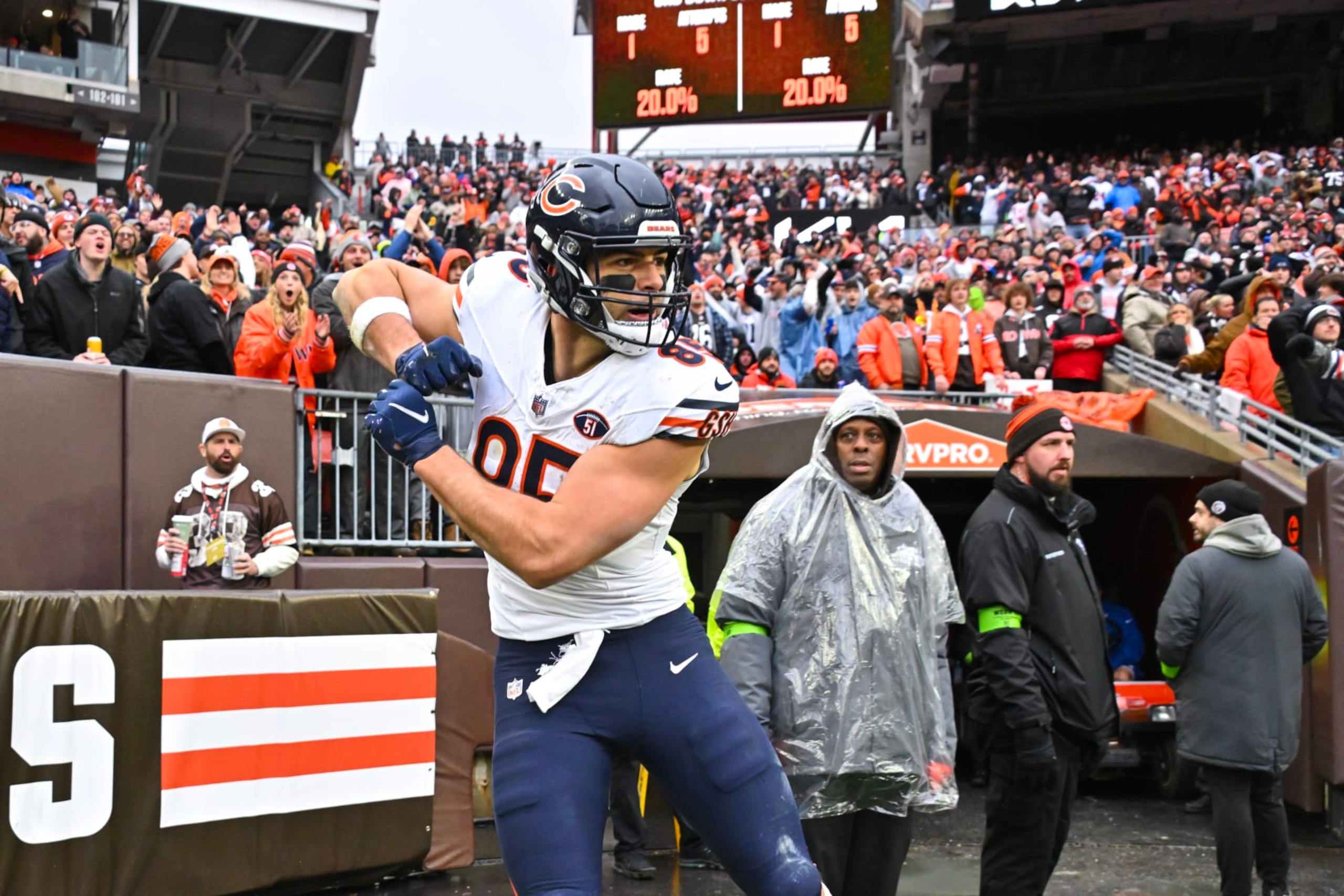 CLEVELAND, OHIO - DECEMBER 17: Cole Kmet #85 of the Chicago Bears celebrates a touchdown during the second quarter of a game against the Cleveland Browns at Cleveland Browns Stadium on December 17, 2023 in Cleveland, Ohio. (Photo by Jason Miller/Getty Images) CLEVELAND, OHIO - DECEMBER 17: Cole Kmet #85 of the Chicago Bears celebrates a touchdown during the second quarter of a game against the Cleveland Browns at Cleveland Browns Stadium on December 17, 2023 in Cleveland, Ohio. (Photo by Jason Miller/Getty Images)
