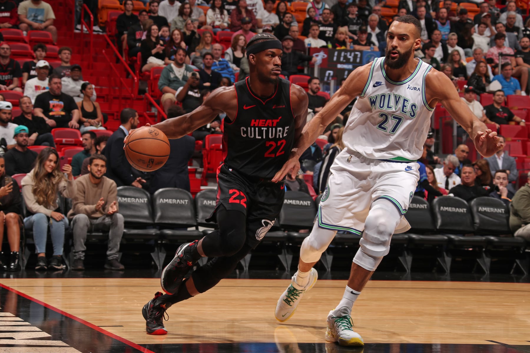 MIAMI, FL - DECEMBER 18: Jimmy Butler #22 of the Miami Heat handles the ball during the game against the Minnesota Timberwolves on December 18, 2023 at Kaseya Center in Miami, Florida. NOTE TO USER: User expressly acknowledges and agrees that, by downloading and or using this Photograph, user is consenting to the terms and conditions of the Getty Images License Agreement. Mandatory Copyright Notice: Copyright 2023 NBAE (Photo by Issac Baldizon/NBAE via Getty Images)