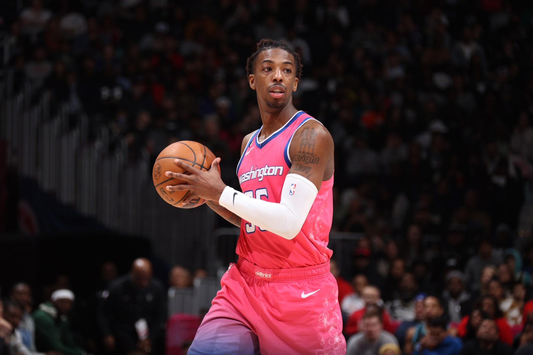 WASHINGTON, DC -  MARCH 5: Delon Wright #55 of the Washington Wizards handles the ball during the game against the Milwaukee Bucks on March 5, 2023 at Capital One Arena in Washington, DC. NOTE TO USER: User expressly acknowledges and agrees that, by downloading and or using this Photograph, user is consenting to the terms and conditions of the Getty Images License Agreement. Mandatory Copyright Notice: Copyright 2023 NBAE (Photo by Stephen Gosling/NBAE via Getty Images)
