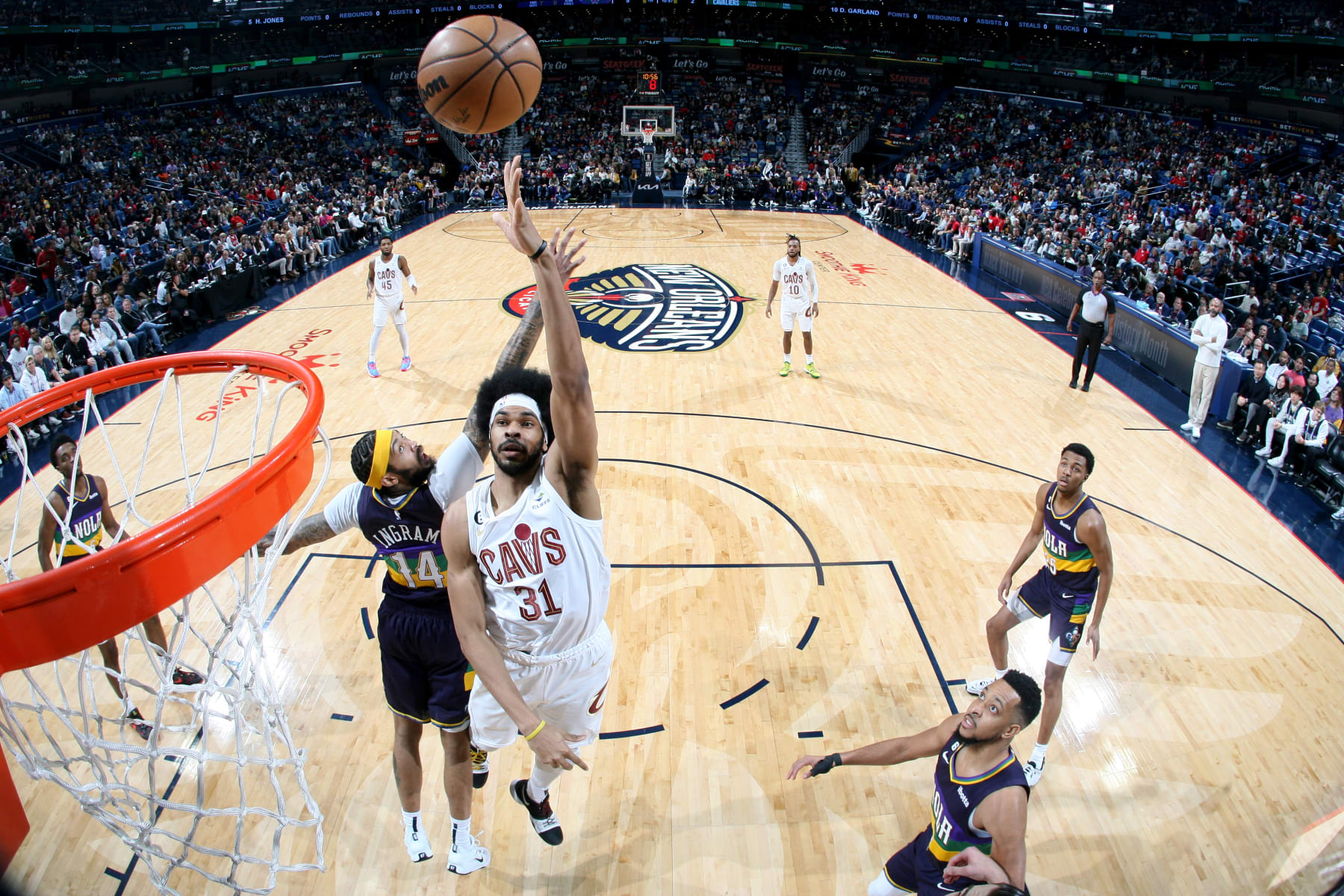 NEW ORLEANS, LA - FEBRUARY 10: Jarrett Allen #31 of the Cleveland Cavaliers drives to the basket against the New Orleans Pelicans on February 10, 2023 at the Smoothie King Center in New Orleans, Louisiana. NOTE TO USER: User expressly acknowledges and agrees that, by downloading and or using this Photograph, user is consenting to the terms and conditions of the Getty Images License Agreement. Mandatory Copyright Notice: Copyright 2023 NBAE (Photo by Layne Murdoch Jr./NBAE via Getty Images)