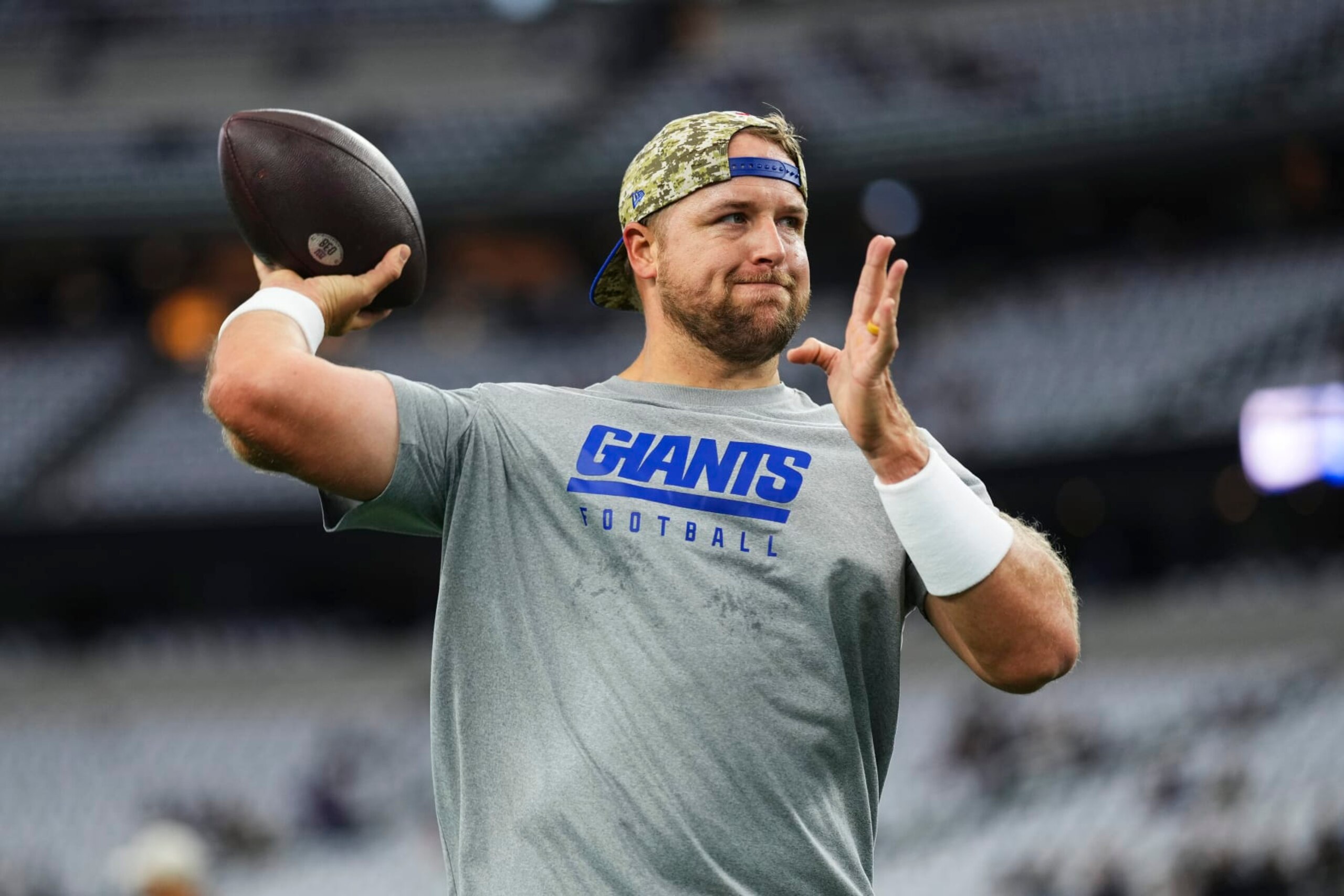 ARLINGTON, TX - NOVEMBER 12: Matt Barkley #9 of the New York Giants warms up prior to an NFL football game against the Dallas Cowboys at AT&T Stadium on November 12, 2023 in Arlington, Texas. (Photo by Cooper Neill/Getty Images) *** Local Caption Matt Barkley ARLINGTON, TX - NOVEMBER 12: Matt Barkley #9 of the New York Giants warms up prior to an NFL football game against the Dallas Cowboys at AT&T Stadium on November 12, 2023 in Arlington, Texas. (Photo by Cooper Neill/Getty Images) *** Local Caption Matt Barkley
