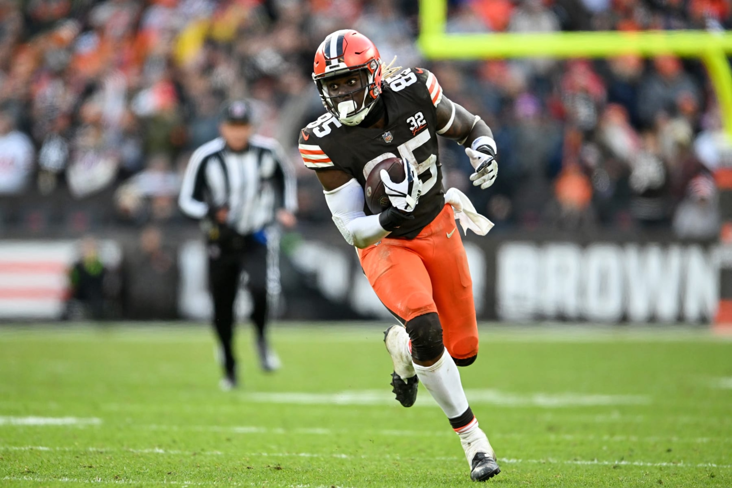 Browns tight end David Njoku