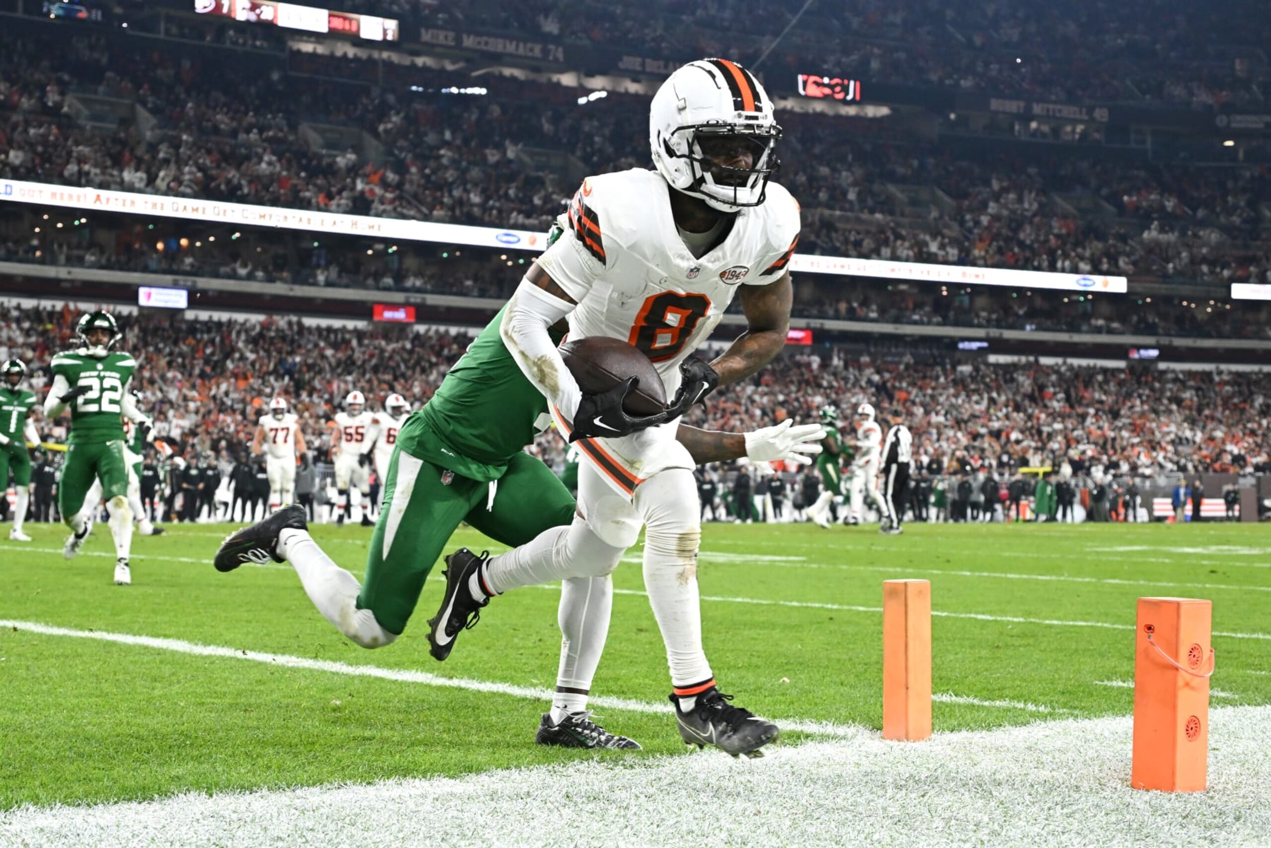 CLEVELAND, OHIO - DECEMBER 28: Elijah Moore #8 catches a touchdown against the New York Jets at Cleveland Browns Stadium on December 28, 2023 in Cleveland, Ohio. (Photo by Nick Cammett/Getty Images)