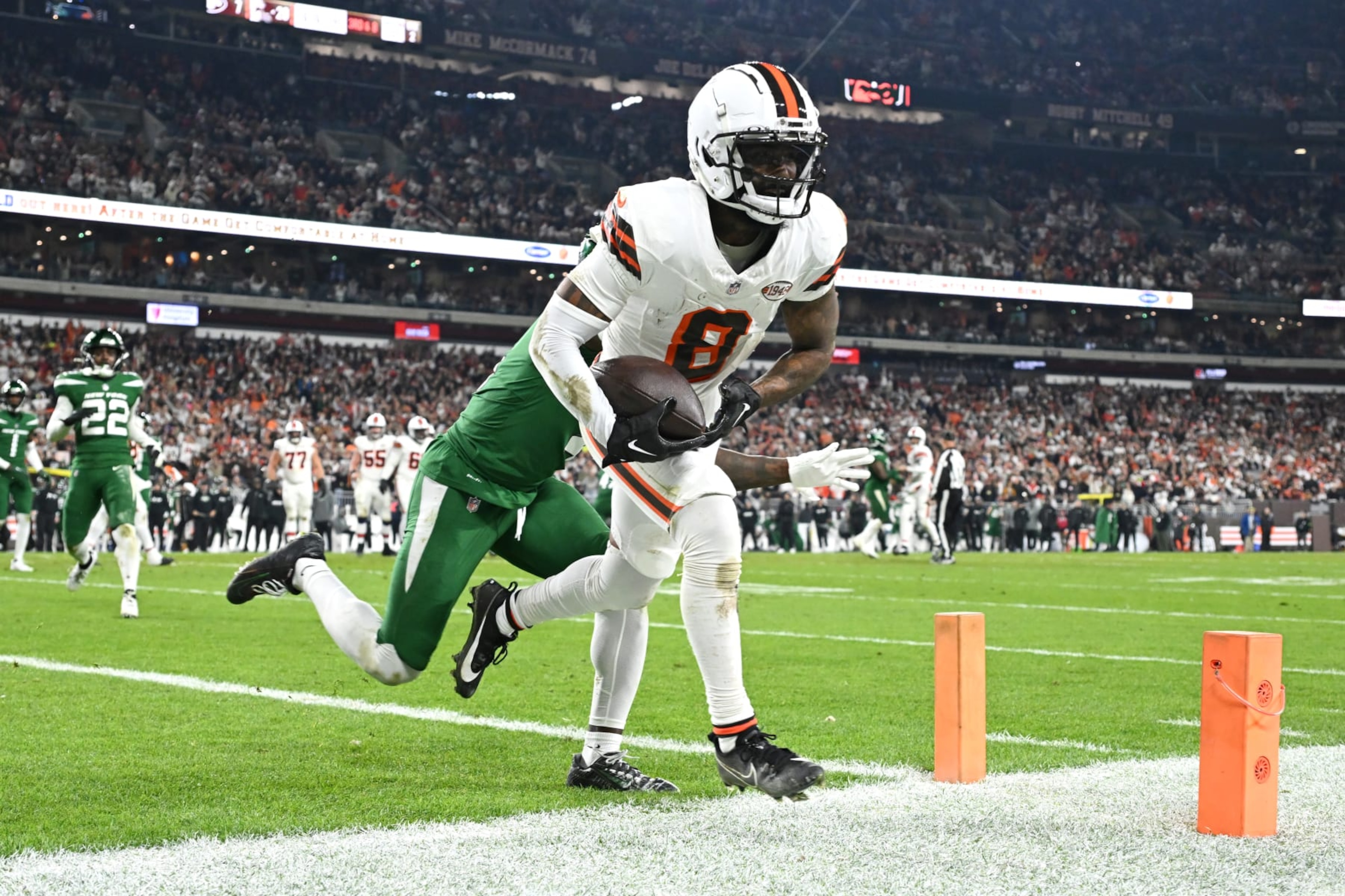 CLEVELAND, OHIO - DECEMBER 28: Elijah Moore #8 catches a touchdown against the New York Jets at Cleveland Browns Stadium on December 28, 2023 in Cleveland, Ohio. (Photo by Nick Cammett/Getty Images) CLEVELAND, OHIO - DECEMBER 28: Elijah Moore #8 catches a touchdown against the New York Jets at Cleveland Browns Stadium on December 28, 2023 in Cleveland, Ohio. (Photo by Nick Cammett/Getty Images)