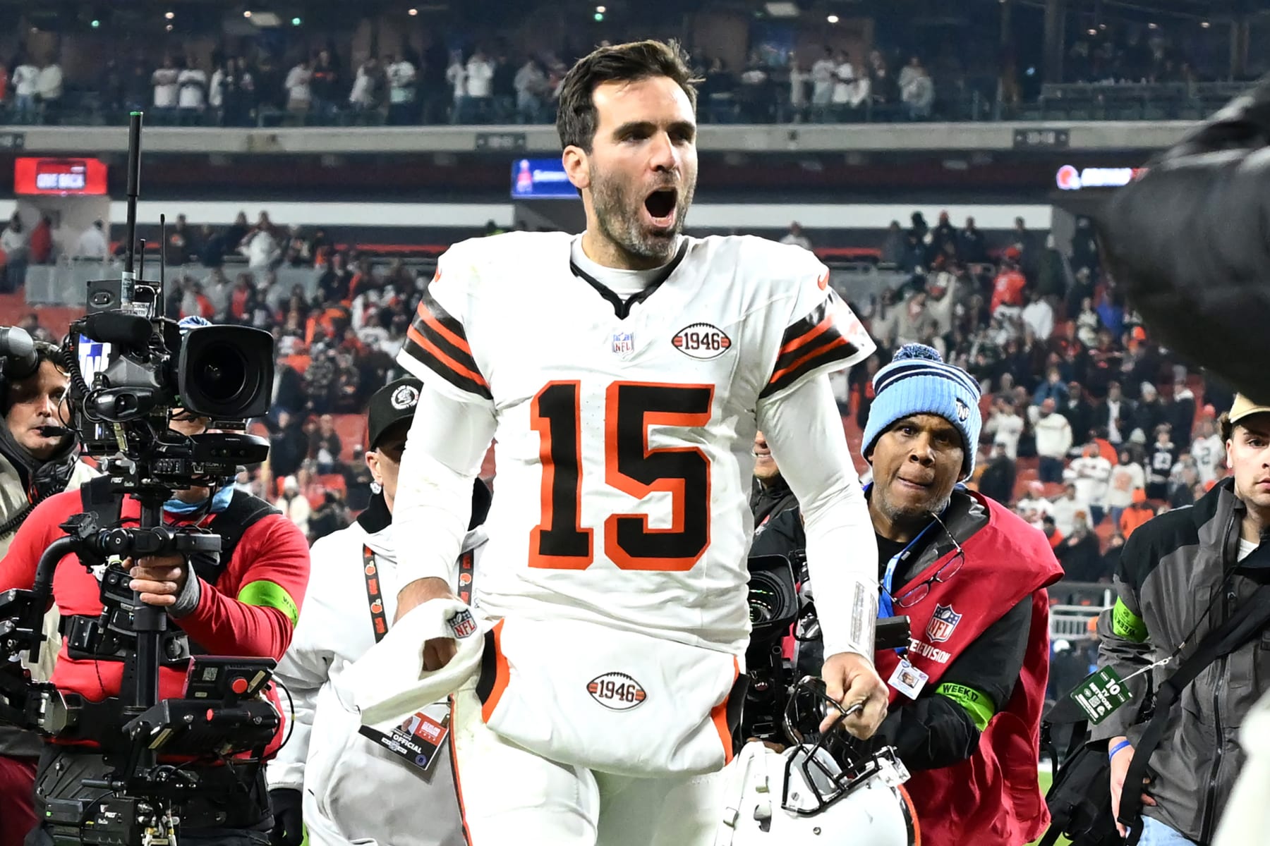 CLEVELAND, OHIO - DECEMBER 28: Joe Flacco #15 celebrates after defeating the New York Jets at Cleveland Browns Stadium on December 28, 2023 in Cleveland, Ohio. (Photo by Nick Cammett/Getty Images)