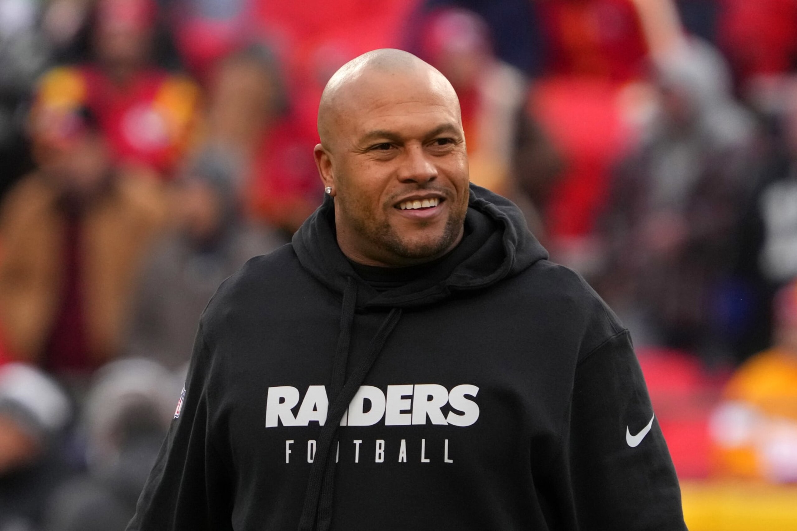 KANSAS CITY, MISSOURI - DECEMBER 25: Las Vegas Raiders coach Antonio Pierce reacts during an NFL football game against the Kansas City Chiefs on December 25, 2023 in Kansas City, Missouri.. The Raiders defeated the Chiefs 20-14.  (Photo by Kirby Lee/Getty Images)