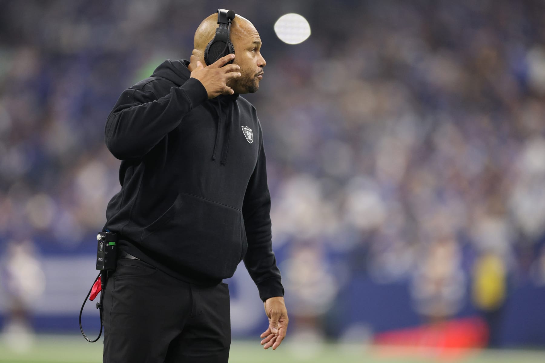 Bills head coach Antonio Pierce