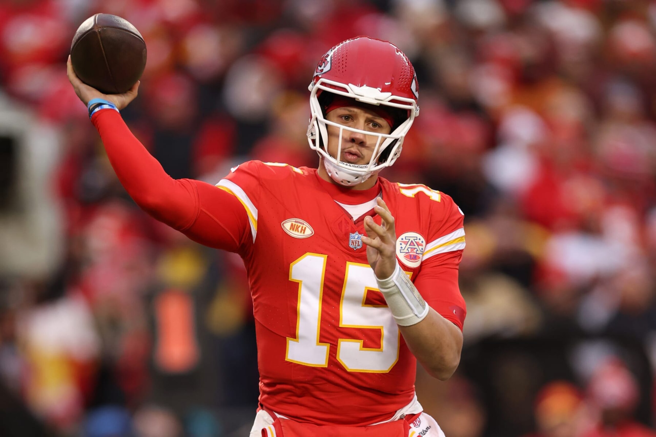KANSAS CITY, MISSOURI - DECEMBER 31: Patrick Mahomes #15 of the Kansas City Chiefs throws a pass during the second quarter against the Cincinnati Bengals at GEHA Field at Arrowhead Stadium on December 31, 2023 in Kansas City, Missouri. (Photo by Jamie Squire/Getty Images)