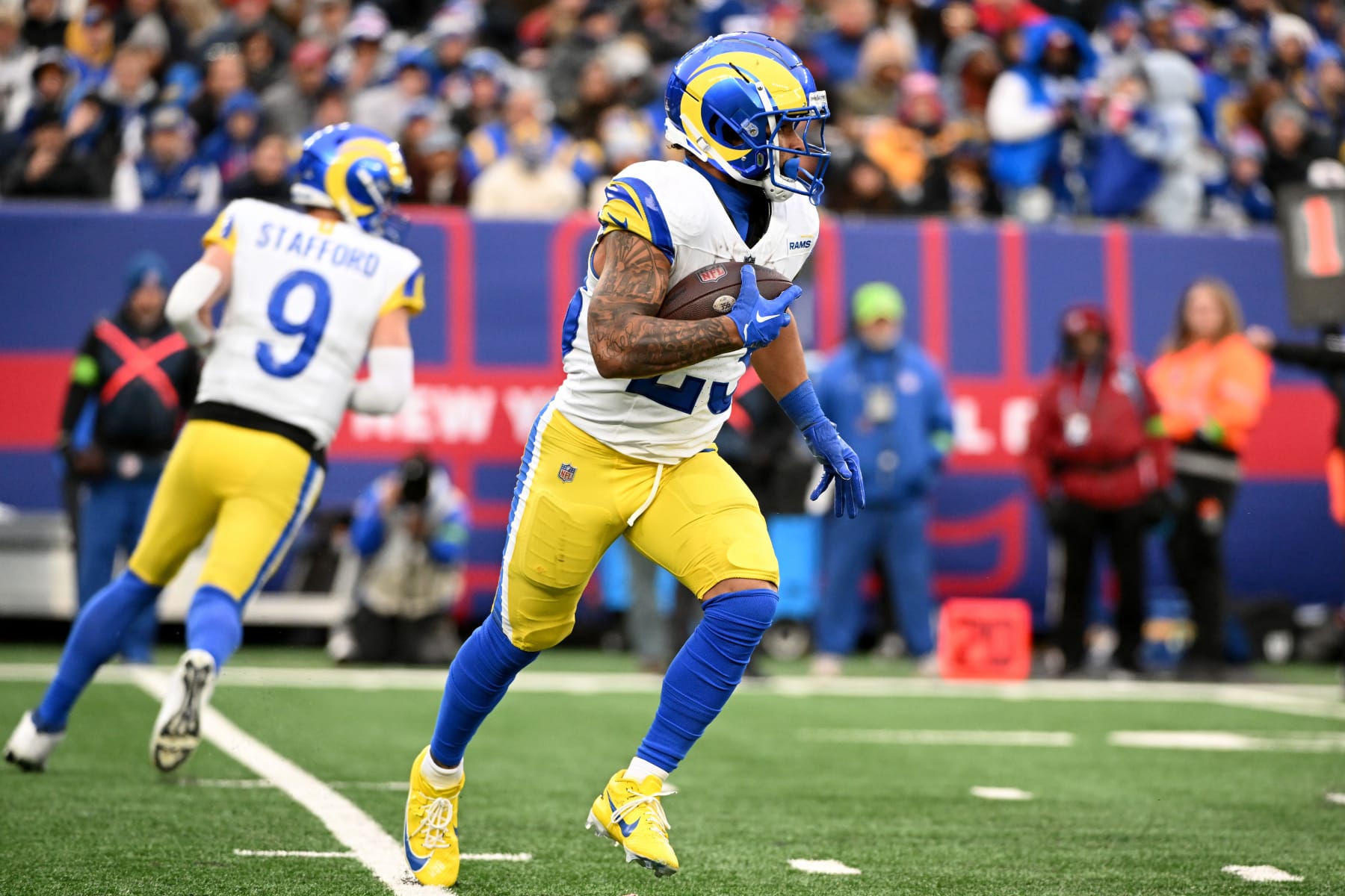 EAST RUTHERFORD, NEW JERSEY - DECEMBER 31: Kyren Williams #23 of the Los Angeles Rams runs the ball during the second half against the New York Giants at MetLife Stadium on December 31, 2023 in East Rutherford, New Jersey. (Photo by Mike Lawrence/Getty Images)