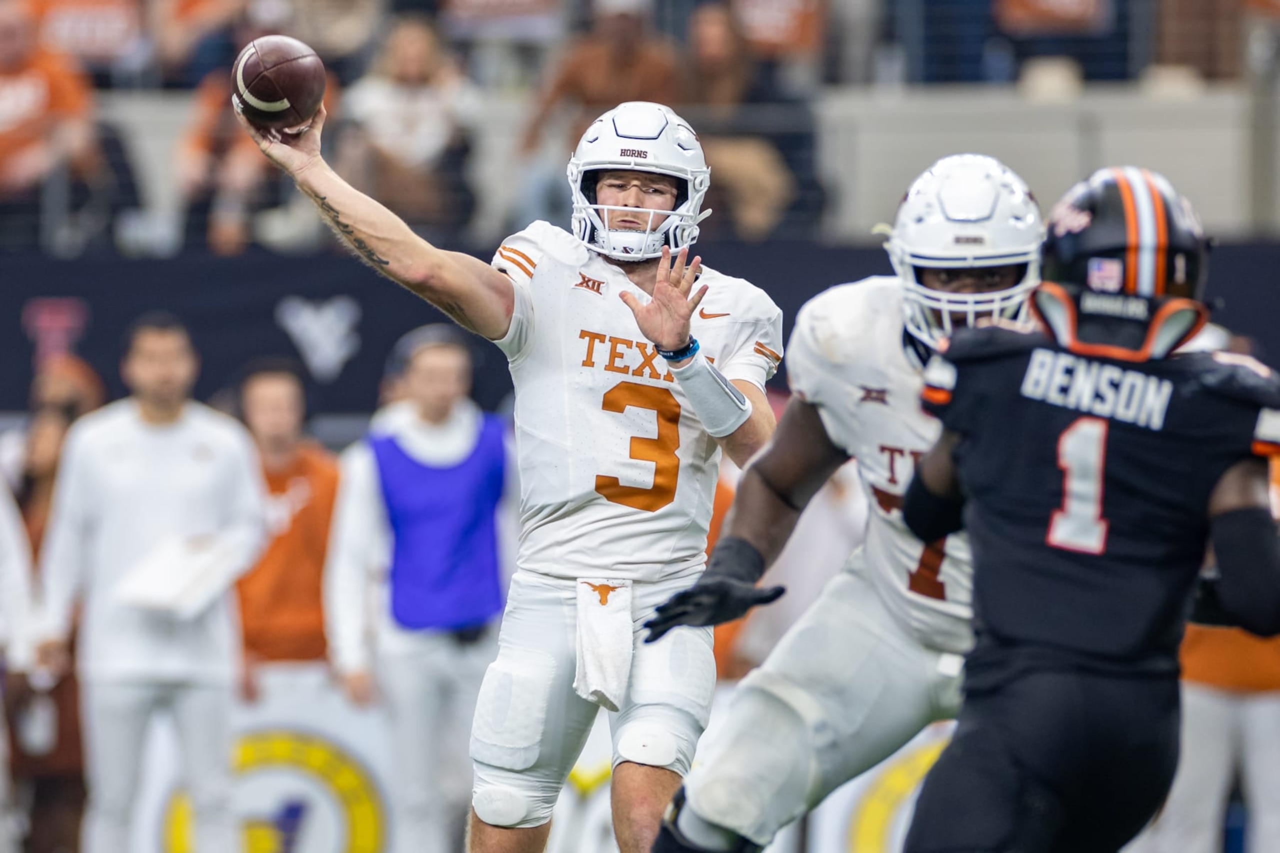 ARLINGTON, TX - DECEMBER 02: Texas Longhorns quarterback Quinn Ewers (#3) throws a pass during the Big 12 Championship football game between the Texas Longhorns and Oklahoma State Cowboys on December 02, 2023 at AT&T Studium in Arlington, Texas. (Photo by Matthew Visinsky/Icon Sportswire via Getty Images)
