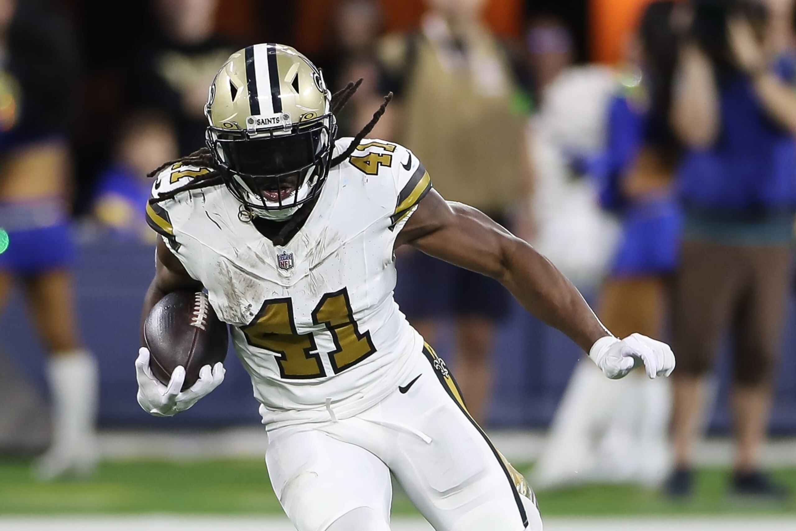 INGLEWOOD, CA - DECEMBER 21: New Orleans Saints running back Alvin Kamara (41) runs during the New Orleans Saints vs the Los Angeles Rams on December 21, 2023, at SoFi Stadium in Inglewood, CA. (Photo by Jevone Moore/Icon Sportswire via Getty Images)