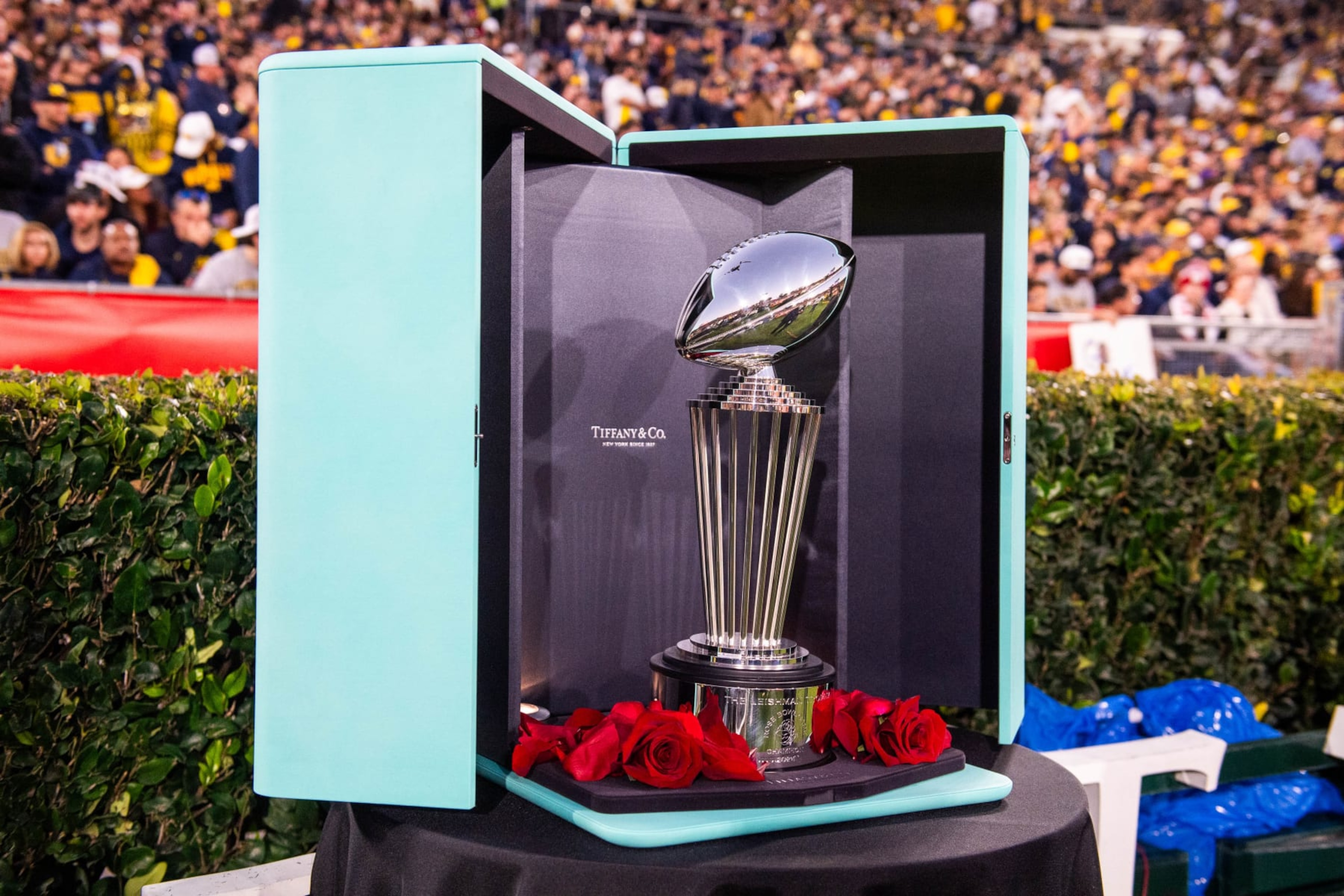 PASADENA, CALIFORNIA - JANUARY 01: The Rose Bowl trophy is seen on the sideline during the second half of the CFP Semifinal Rose Bowl Game between the Michigan Wolverines and the Alabama Crimson Tide at Rose Bowl Stadium on January 01, 2024 in Pasadena, California. The Michigan Wolverines won the game 27-20 in overtime. (Photo by Aaron J. Thornton/Getty Images)