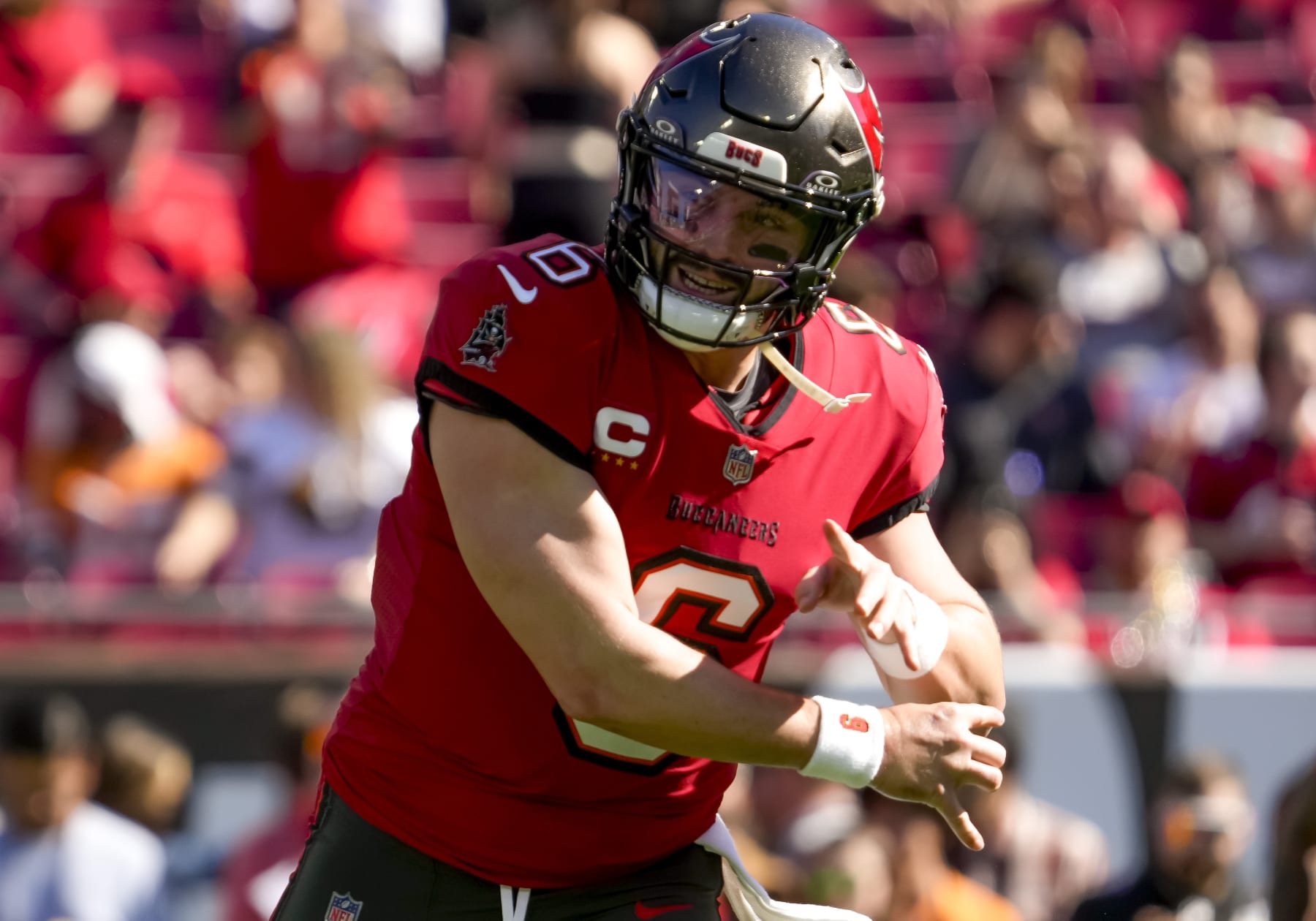 TAMPA, FL - DECEMBER 31: Tampa Bay Buccaneers quarterback Baker Mayfield (6) during the NFL Football match between the Tampa Bay Bucs and New Orleans Saints on December 31st, 2023 at Raymond James Stadium, Tampa FL. (Photo by Andrew Bershaw/Icon Sportswire via Getty Images)