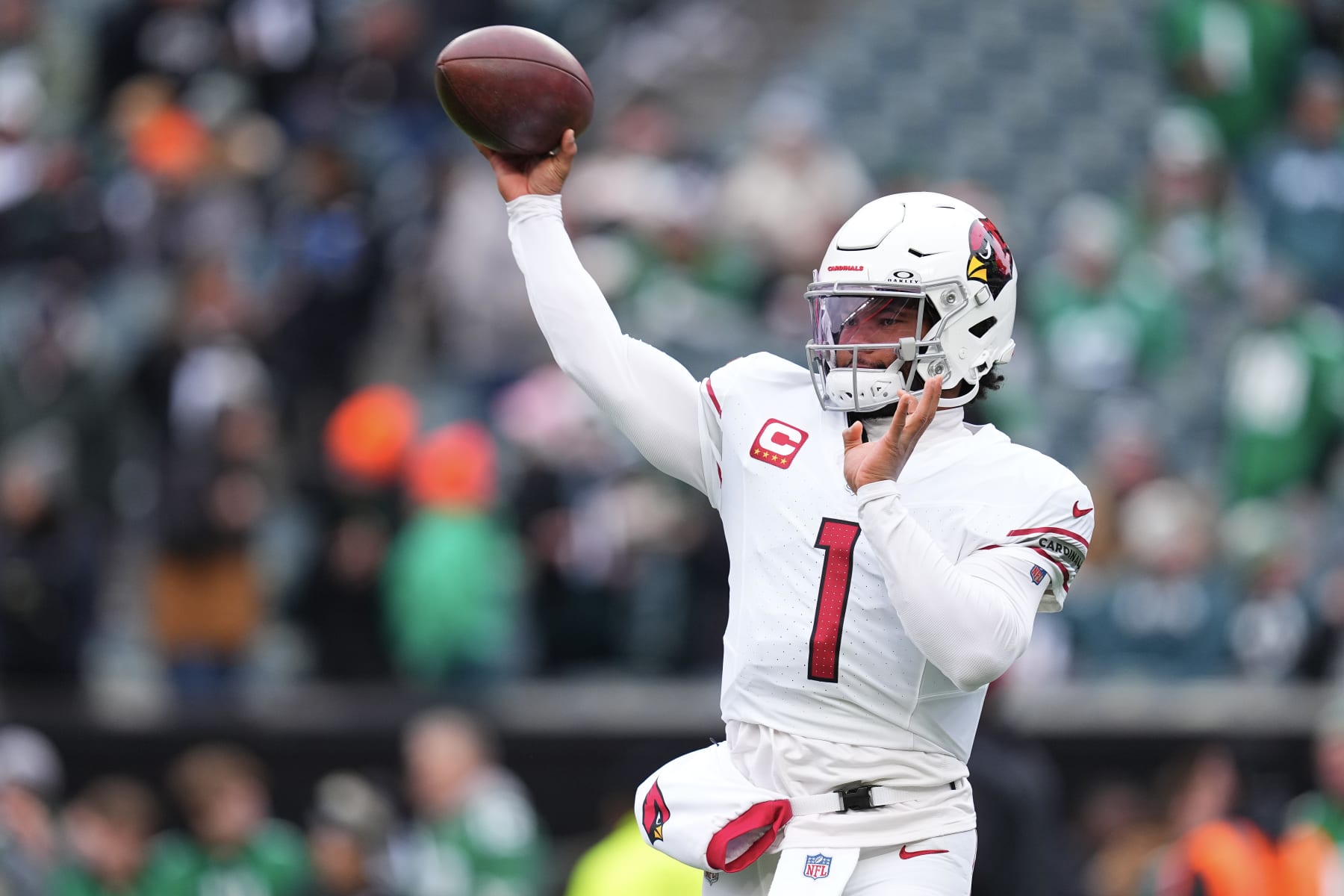 PHILADELPHIA, PENNSYLVANIA - DECEMBER 31: Kyler Murray #1 of the Arizona Cardinals warms up before the game against the Philadelphia Eagles at Lincoln Financial Field on December 31, 2023 in Philadelphia, Pennsylvania. (Photo by Mitchell Leff/Getty Images)