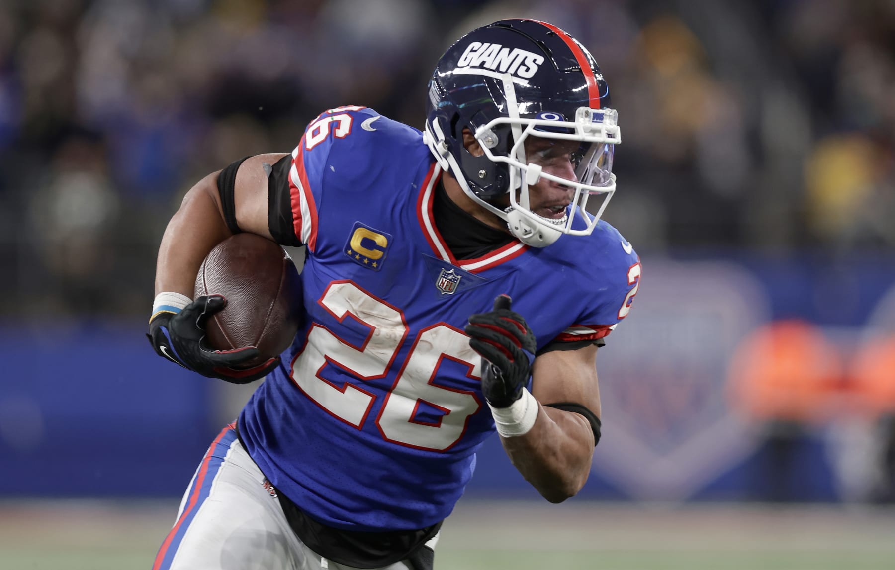 EAST RUTHERFORD, NEW JERSEY - DECEMBER 11: (NEW YORK DAILIES OUT)  Saquon Barkley #26 of the New York Giants in action against the Green Bay Packers at MetLife Stadium on December 11, 2023 in East Rutherford, New Jersey. The Giants defeated the Packers 24-22. (Photo by Jim McIsaac/Getty Images)