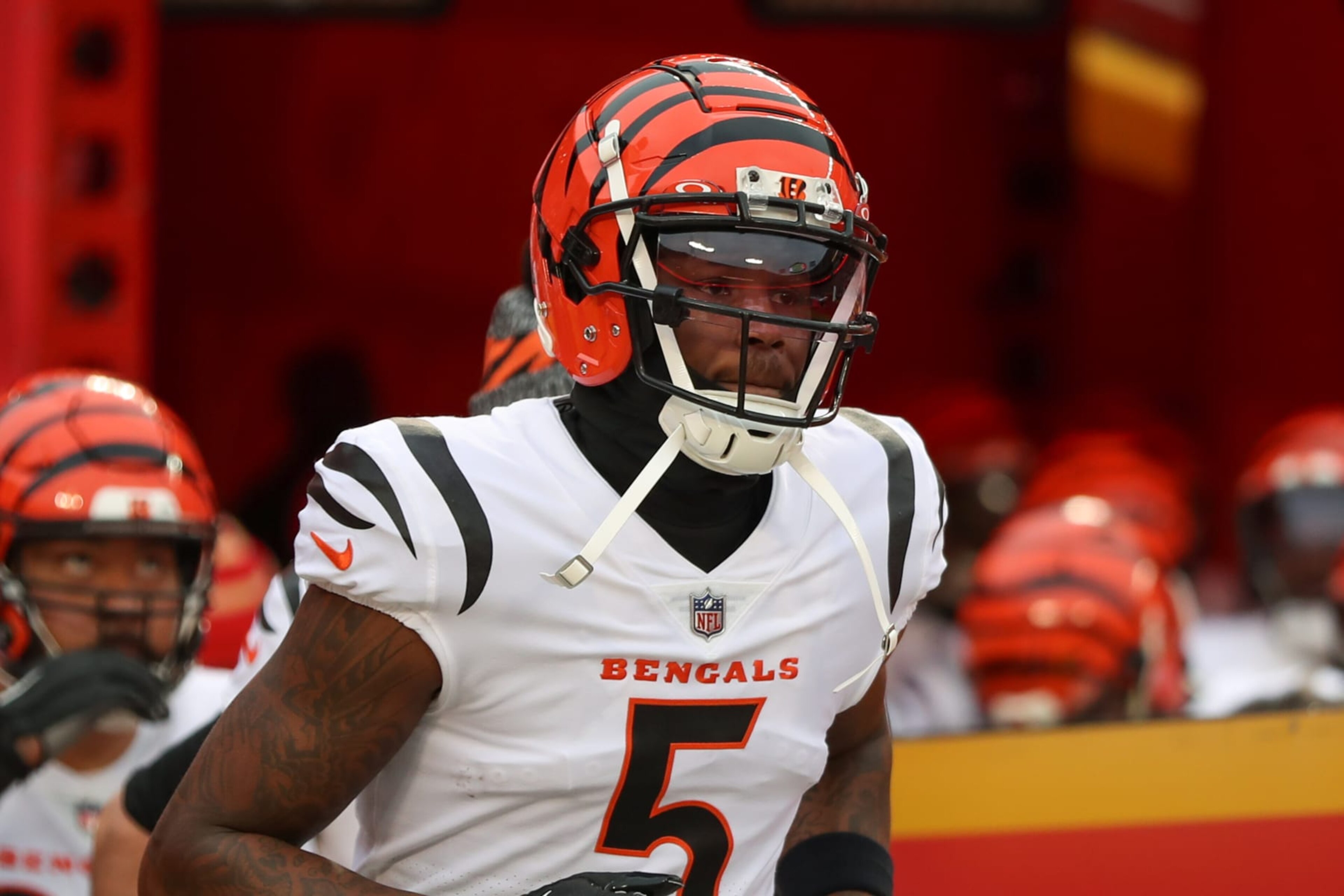 KANSAS CITY, MO - DECEMBER 31: Cincinnati Bengals wide receiver Tee Higgins (5) before an NFL game between the Cincinnati Bengals and Kansas City Chiefs on Dec 31, 2023 at GEHA Field at Arrowhead Stadium in Kansas City, MO. (Photo by Scott Winters/Icon Sportswire via Getty Images) KANSAS CITY, MO - DECEMBER 31: Cincinnati Bengals wide receiver Tee Higgins (5) before an NFL game between the Cincinnati Bengals and Kansas City Chiefs on Dec 31, 2023 at GEHA Field at Arrowhead Stadium in Kansas City, MO. (Photo by Scott Winters/Icon Sportswire via Getty Images)