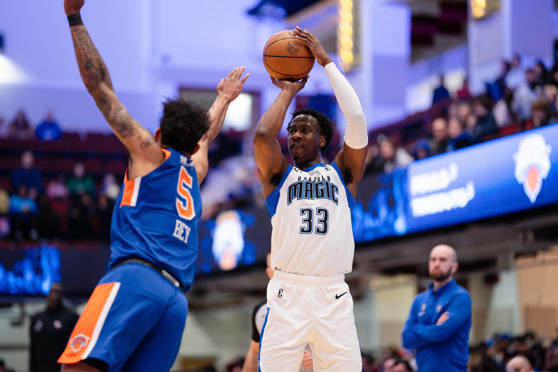 WHITE PLAINS, NY - DECEMBER 30: Miye Oni #33 of the Osceola Magic shoots the ball against the Westchester Knicks on December 30, 2023 at the Westchester County Center in White Plains, New York. NOTE TO USER: User expressly acknowledges and agrees that, by downloading and/or using this photograph, user is consenting to the terms and conditions of the Getty Images License Agreement. Mandatory Copyright Notice: Copyright 2023 NBAE (Photo by Evan Yu/NBAE via Getty Images)