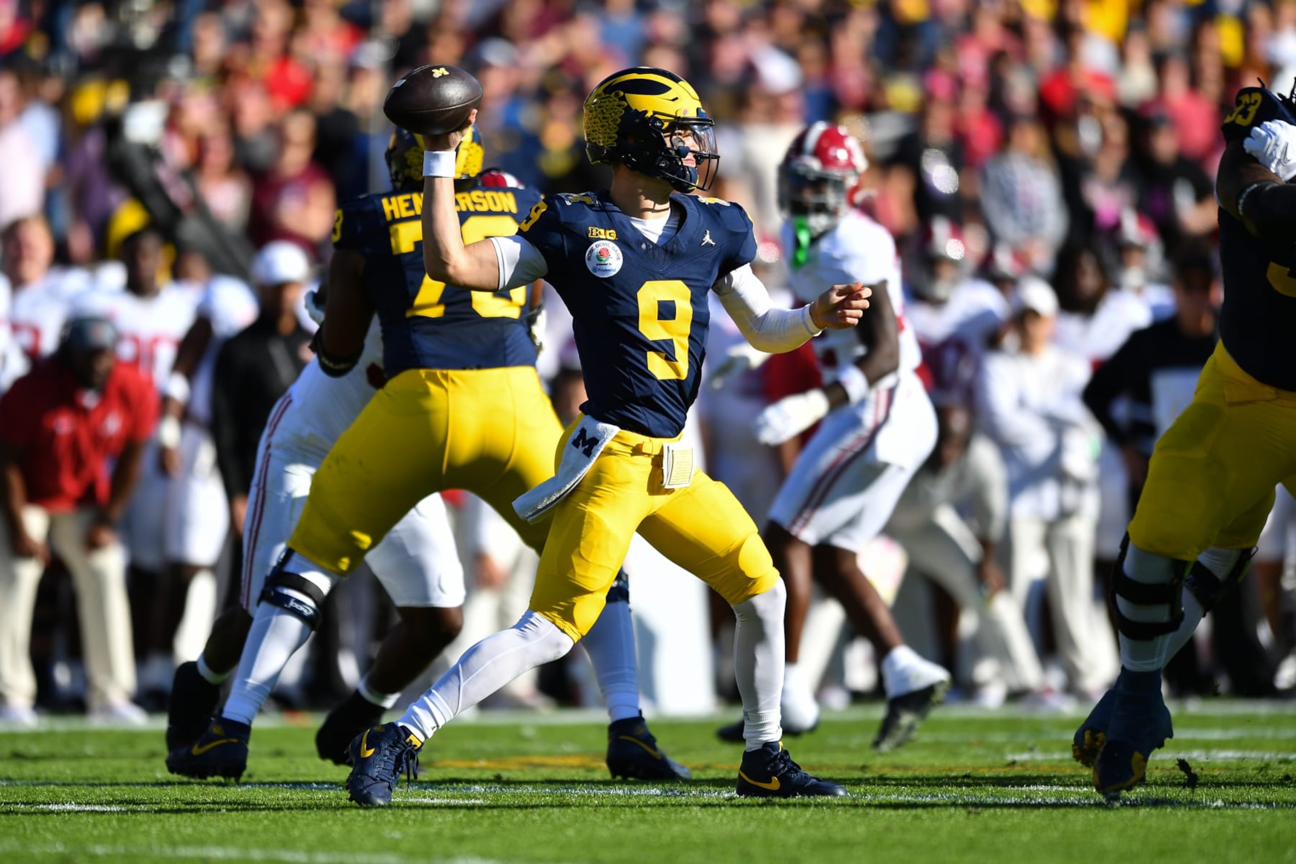 PASADENA, CA - JANUARY 01: QB J.J. McCarthy (9) of the Michigan Wolverines throws a pass during the Alabama Crimson Tide game versus the Michigan Wolverines CFP Semifinal at the Rose Bowl Game on January, 1, 2024, at the Rose Bowl Stadium in Pasadena, CA. (Photo by Brian Rothmuller/Icon Sportswire via Getty Images)