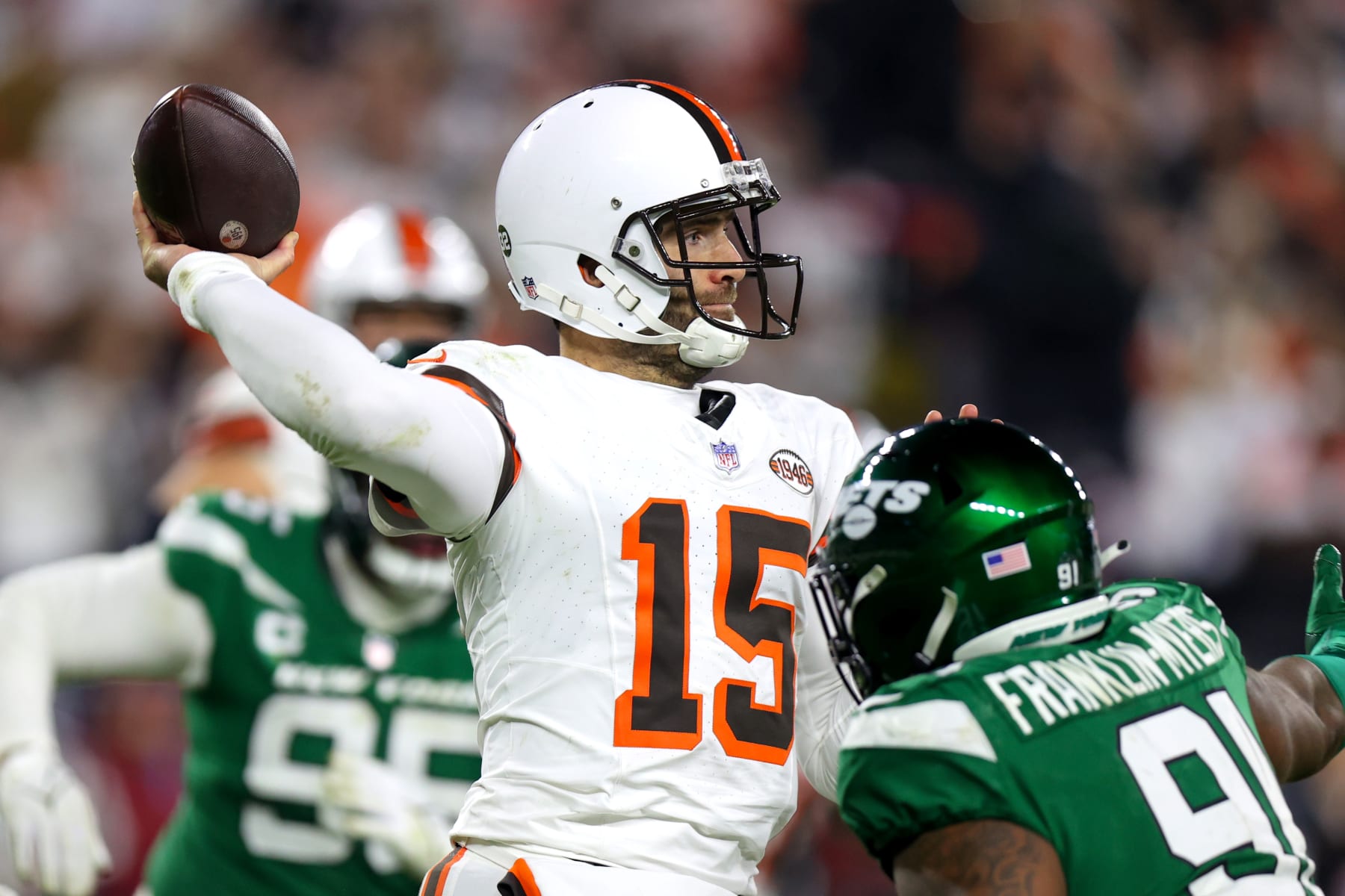 CLEVELAND, OH - DECEMBER 28: Cleveland Browns quarterback Joe Flacco (15) throws a pass during the third quarter of the National Football League game between the New York Jets and Cleveland Browns on December 28, 2023, at Cleveland Browns Stadium in Cleveland, OH. (Photo by Frank Jansky/Icon Sportswire via Getty Images)