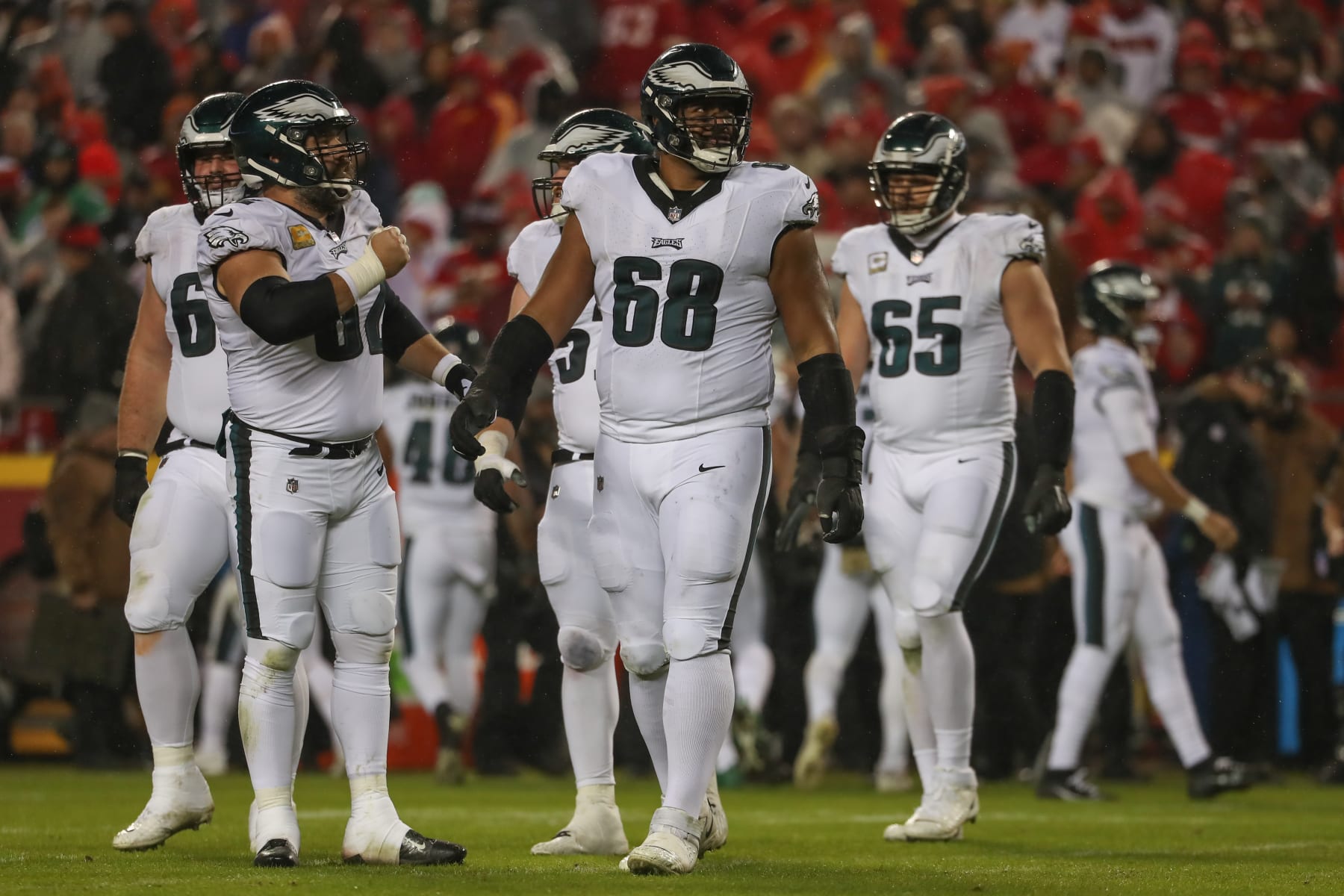 KANSAS CITY, MO - NOVEMBER 20: Philadelphia Eagles offensive tackle Jordan Mailata (68) during an NFL football game between the Philadelphia Eagles and Kansas City Chiefs on Nov 20, 2023 at GEHA Field at Arrowhead Stadium in Kansas City, MO. (Photo by Scott Winters/Icon Sportswire via Getty Images)