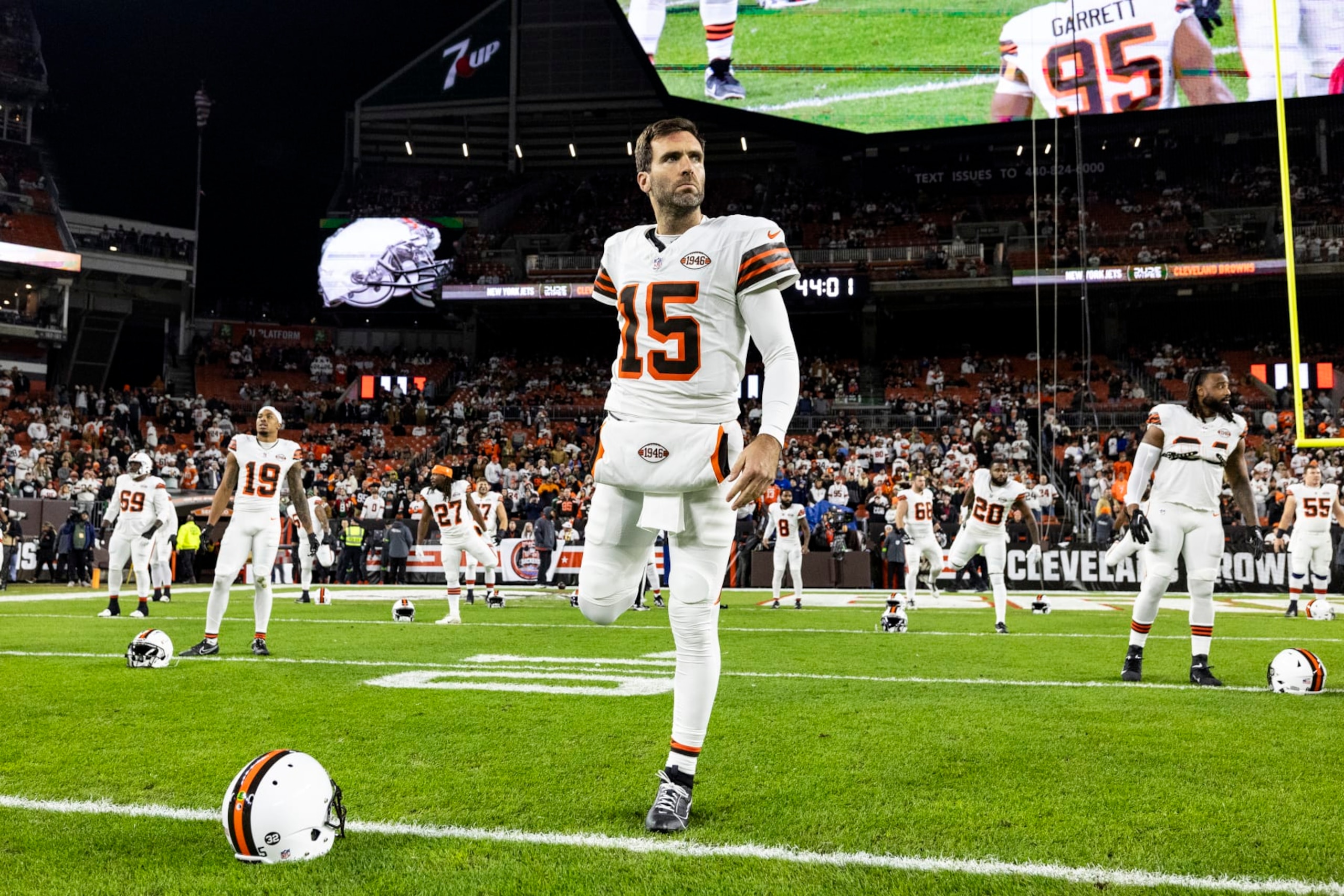 CLEVELAND, OHIO - DECEMBER 28: Joe Flacco #15 of the Cleveland Browns warms up before the game against the New York Jets at Cleveland Browns Stadium on December 28, 2023 in Cleveland, Ohio. The Browns beat the Jets 37-20. (Photo by Lauren Leigh Bacho/Getty Images)