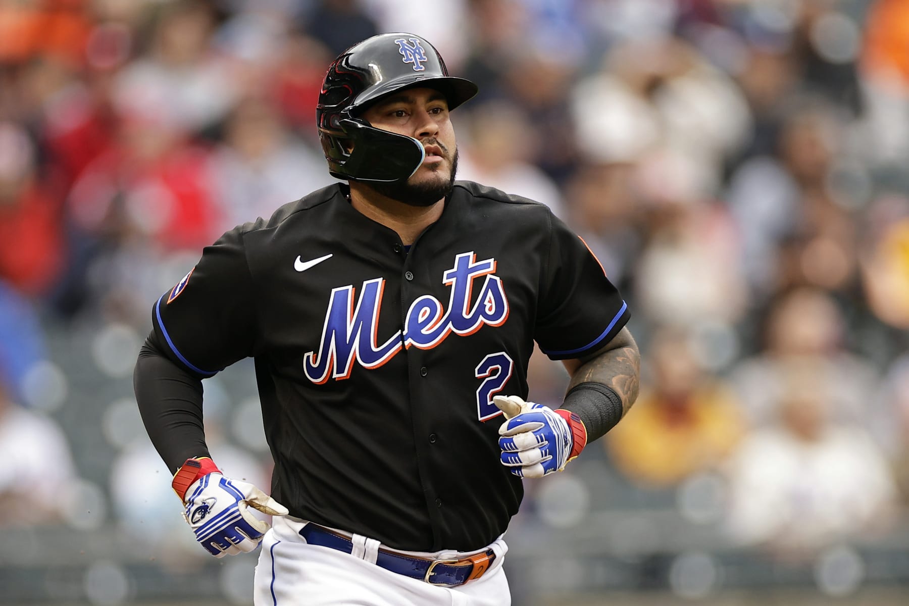 NEW YORK, NY - SEPTEMBER 30: Omar Narvaez #2 of the New York Mets reacts against the Philadelphia Phillies during the third inning of the first game of a doubleheader at Citi Field on September 30, 2023 in New York City. (Photo by Adam Hunger/Getty Images)