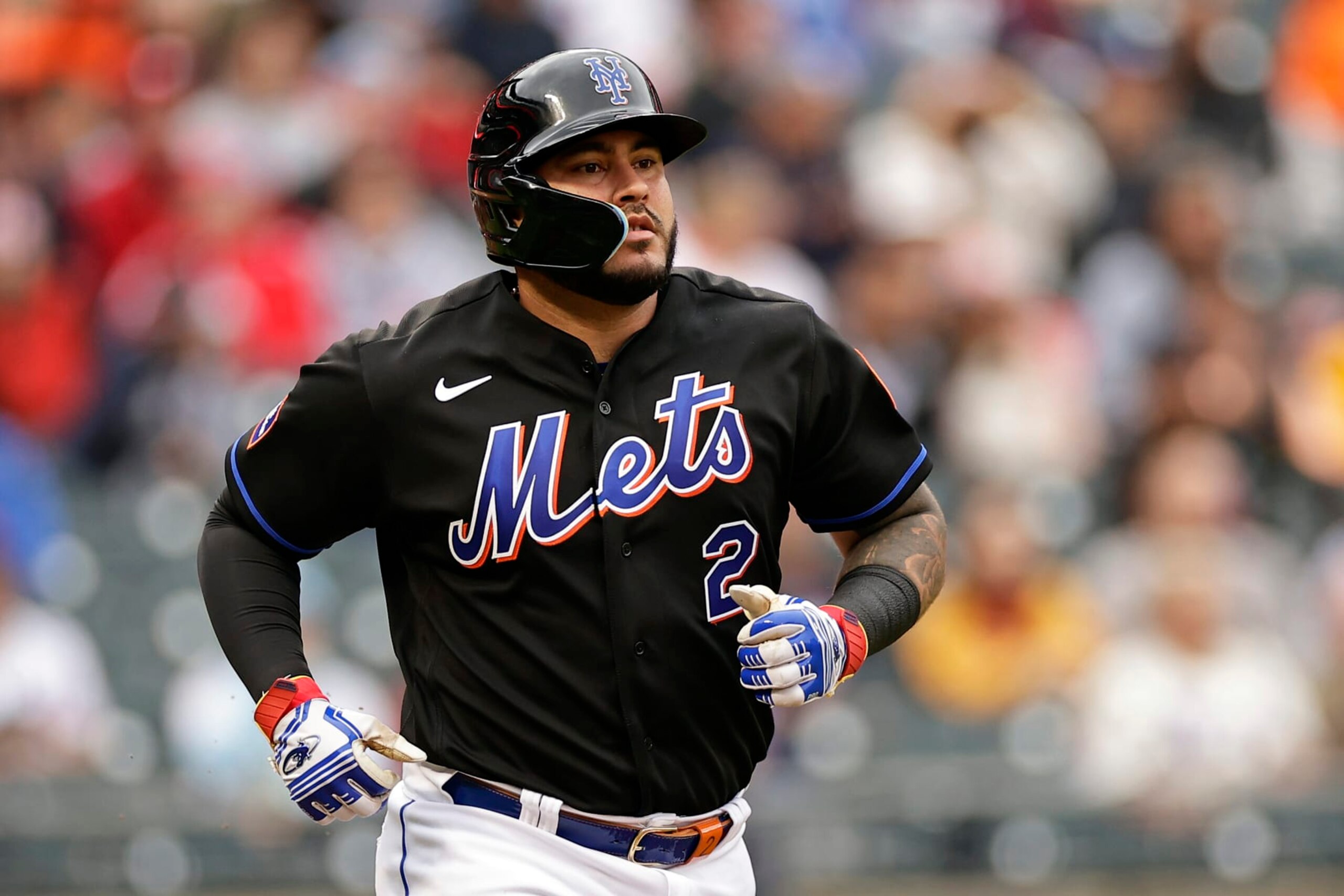 NEW YORK, NY - SEPTEMBER 30: Omar Narvaez #2 of the New York Mets reacts against the Philadelphia Phillies during the third inning of the first game of a doubleheader at Citi Field on September 30, 2023 in New York City. (Photo by Adam Hunger/Getty Images) NEW YORK, NY - SEPTEMBER 30: Omar Narvaez #2 of the New York Mets reacts against the Philadelphia Phillies during the third inning of the first game of a doubleheader at Citi Field on September 30, 2023 in New York City. (Photo by Adam Hunger/Getty Images)