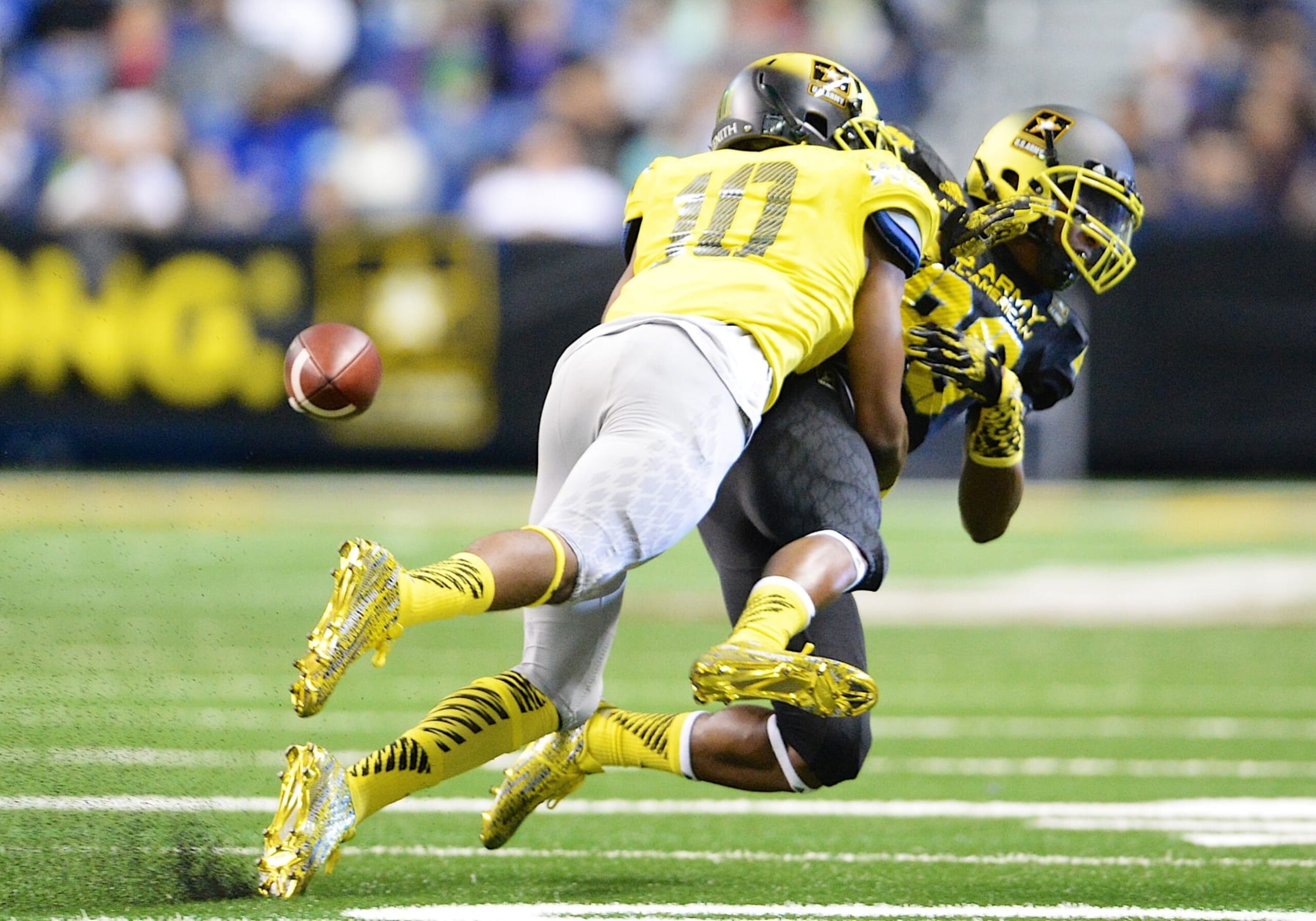 JAN 03 2015: U.S. Army All-American Bowl West Team defensive back Marvell Tell (10) knocks the ball from U.S. Army All-American Bowl East Team WR Darius Slayton (88) as he tries to make a catch during the U.S. Army All-American Bowl in the Alamodome in San Antonio, Texas. (Photo by John Albright/Icon Sportswire/Corbis/Icon Sportswire via Getty Images)