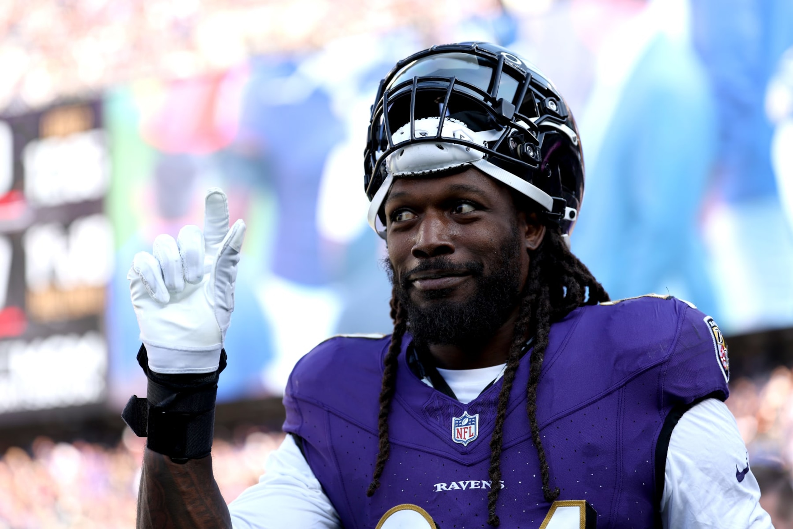 BALTIMORE, MARYLAND - NOVEMBER 05: Jadeveon Clowney #24 of the Baltimore Ravens reacts after a play against the Seattle Seahawks during the second quarter at M&T Bank Stadium on November 05, 2023 in Baltimore, Maryland. (Photo by Scott Taetsch/Getty Images)