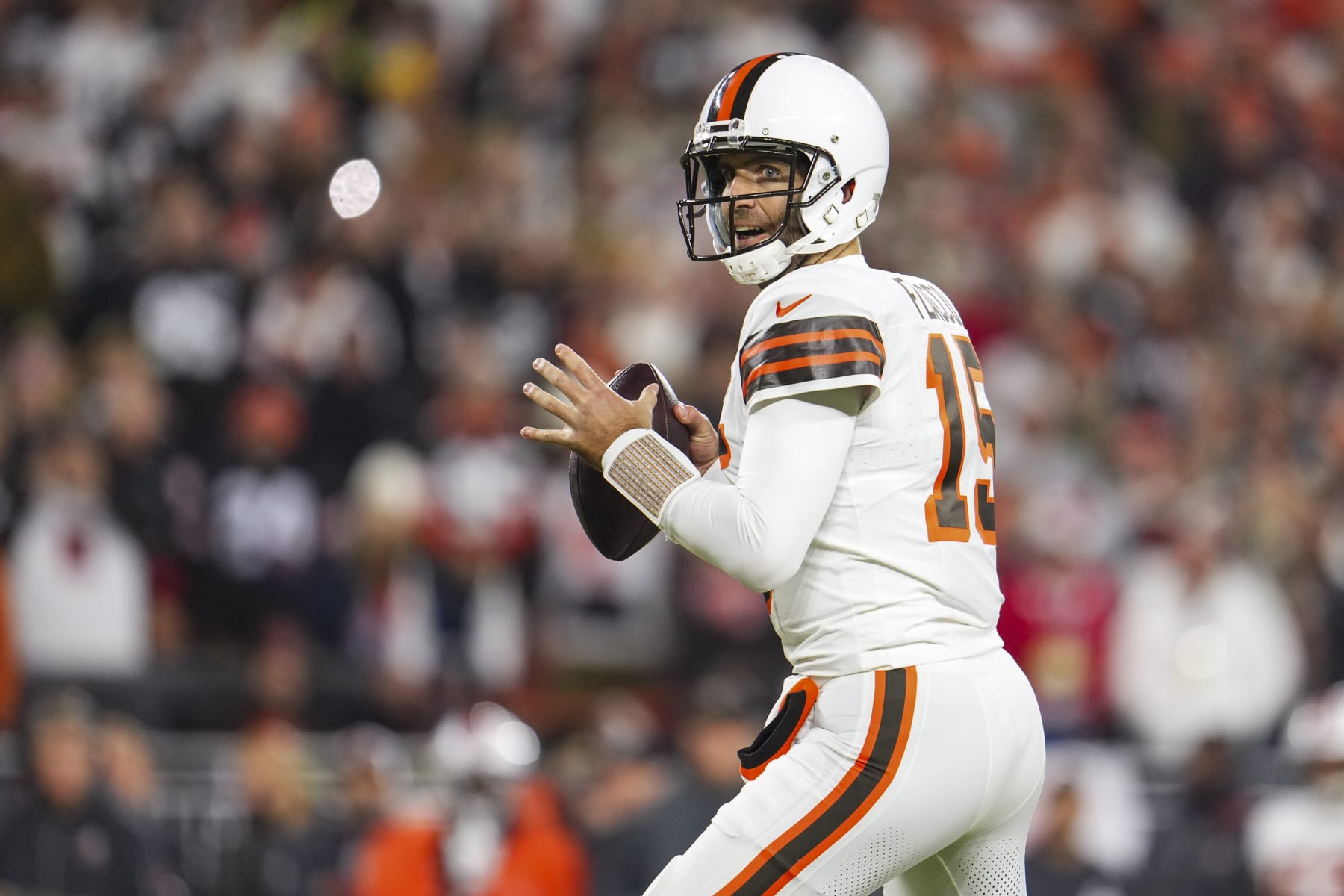 CLEVELAND, OH - DECEMBER 28: Joe Flacco #15 of the Cleveland Browns drops back to pass during an NFL football game against the New York Jets at Cleveland Browns Stadium on December 28, 2023 in Cleveland, Ohio. (Photo by Cooper Neill/Getty Images)