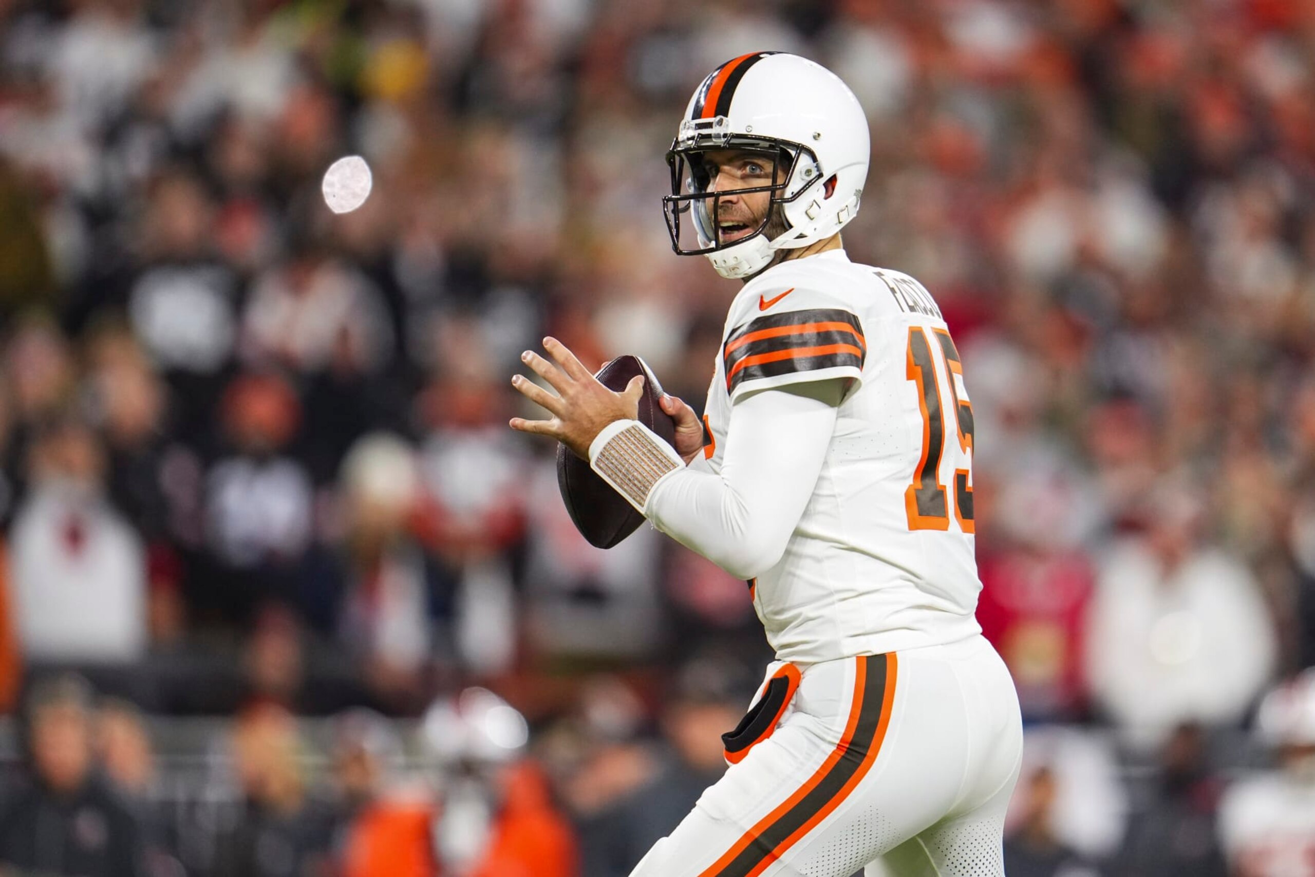 CLEVELAND, OH - DECEMBER 28: Joe Flacco #15 of the Cleveland Browns drops back to pass during an NFL football game against the New York Jets at Cleveland Browns Stadium on December 28, 2023 in Cleveland, Ohio. (Photo by Cooper Neill/Getty Images)