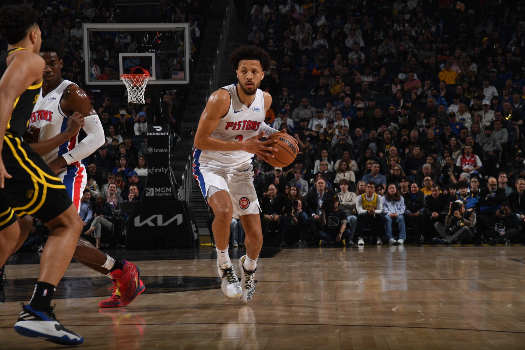 SAN FRANCISCO, CA - JANUARY 5: Cade Cunningham #2 of the Detroit Pistons looks to pass the ball during the game against the Golden State Warriors on January 5, 2024 at Chase Center in San Francisco, California. NOTE TO USER: User expressly acknowledges and agrees that, by downloading and or using this photograph, user is consenting to the terms and conditions of Getty Images License Agreement. Mandatory Copyright Notice: Copyright 2024 NBAE (Photo by Noah Graham/NBAE via Getty Images)