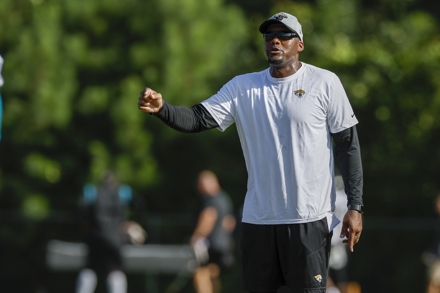 JACKSONVILLE, FL - JULY 28: Jacksonville Jaguars Defensive Coordinator Mike Caldwell during training camp on July 28, 2022 at Episcopal School of Jacksonville in Jacksonville, Fl. (Photo by David Rosenblum/Icon Sportswire via Getty Images)