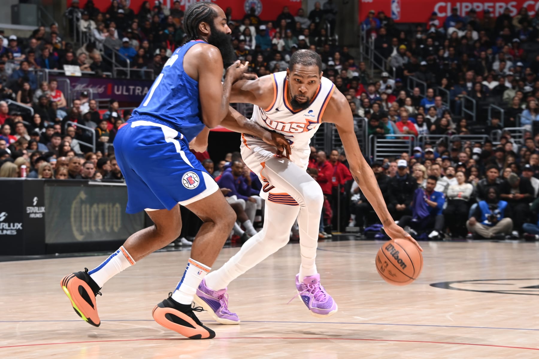 LOS ANGELES, CA - JANUARY 8: Kevin Durant #35 of the Phoenix Suns dribbles the ball during the game against the LA Clippers on January 8, 2024 at Crypto.Com Arena in Los Angeles, California. NOTE TO USER: User expressly acknowledges and agrees that, by downloading and/or using this Photograph, user is consenting to the terms and conditions of the Getty Images License Agreement. Mandatory Copyright Notice: Copyright 2024 NBAE (Photo by Andrew D. Bernstein/NBAE via Getty Images)