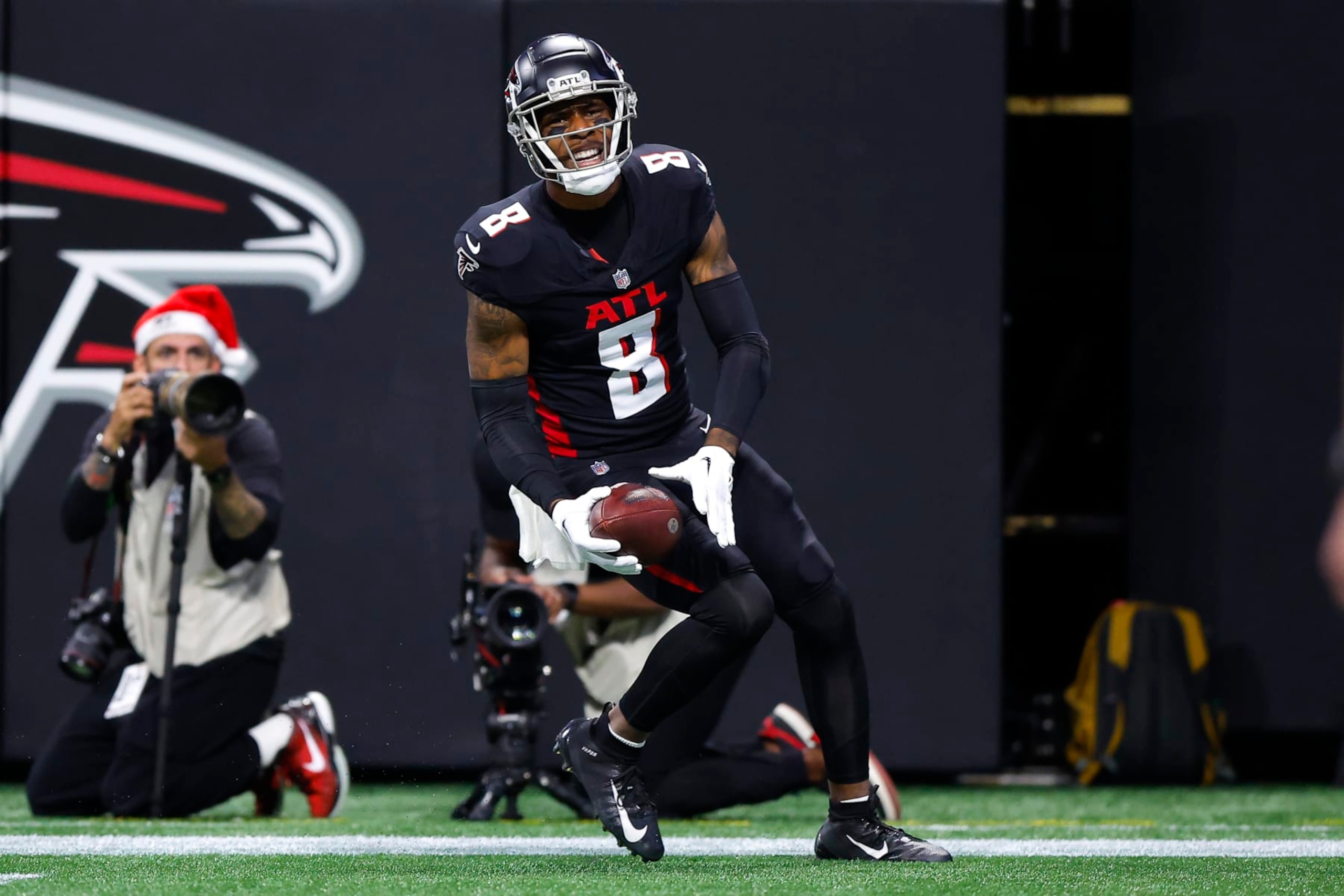 ATLANTA, GEORGIA - DECEMBER 24: Kyle Pitts #8 of the Atlanta Falcons reacts following a touchdown during the first quarter against the Indianapolis Colts at Mercedes-Benz Stadium on December 24, 2023 in Atlanta, Georgia. (Photo by Todd Kirkland/Getty Images) ATLANTA, GEORGIA - DECEMBER 24: Kyle Pitts #8 of the Atlanta Falcons reacts following a touchdown during the first quarter against the Indianapolis Colts at Mercedes-Benz Stadium on December 24, 2023 in Atlanta, Georgia. (Photo by Todd Kirkland/Getty Images)