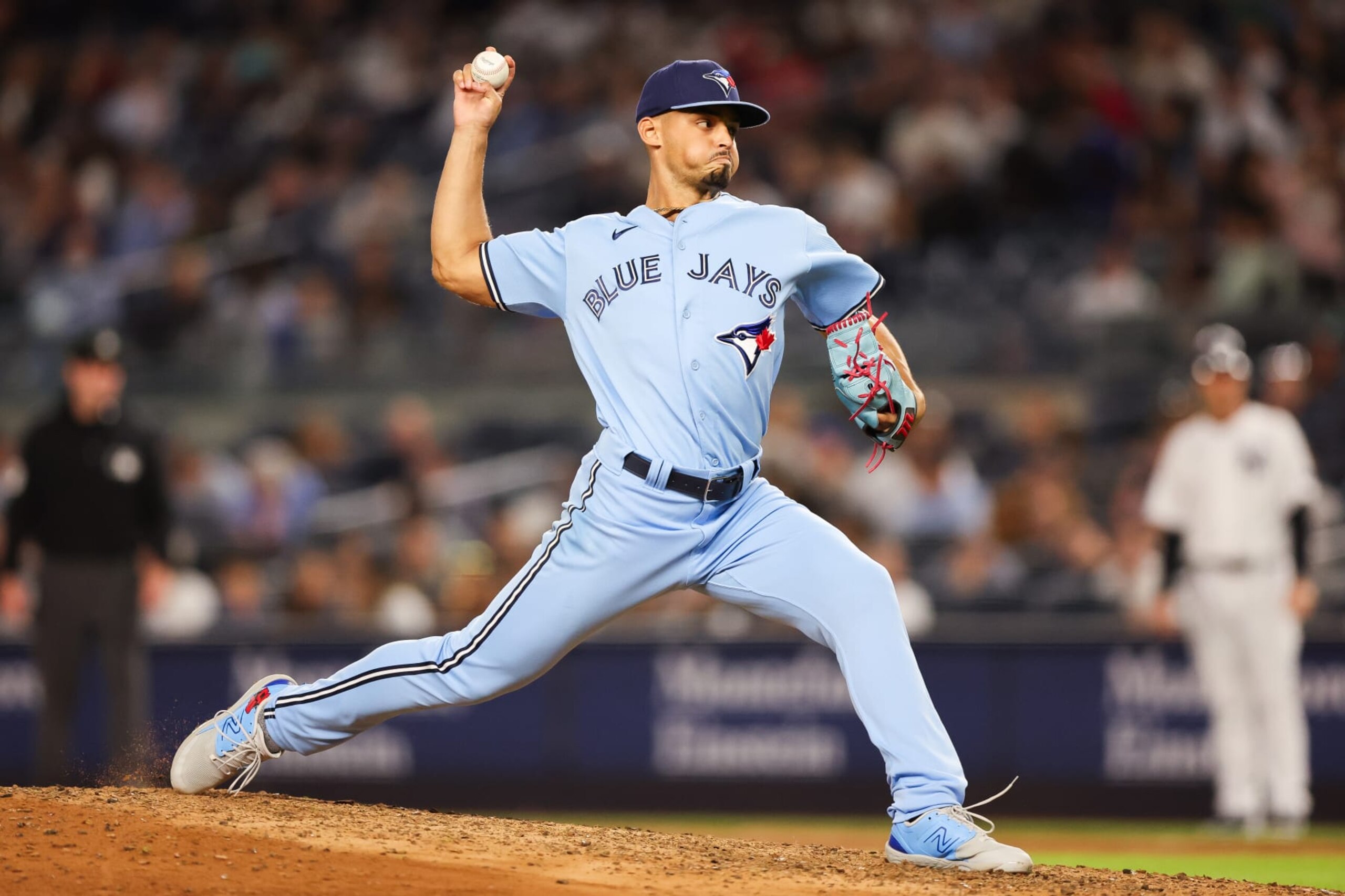 BRONX, NY - SEPTEMBER 20: Toronto Blue Jays Pitcher Jordan Hicks (12) delivers a pitch during a game between the Toronto Blue Jays and New York Yankees on September 20, 2023 at Yankee Stadium in the Bronx, New York.(Photo by Andrew Mordzynski/Icon Sportswire via Getty Images)