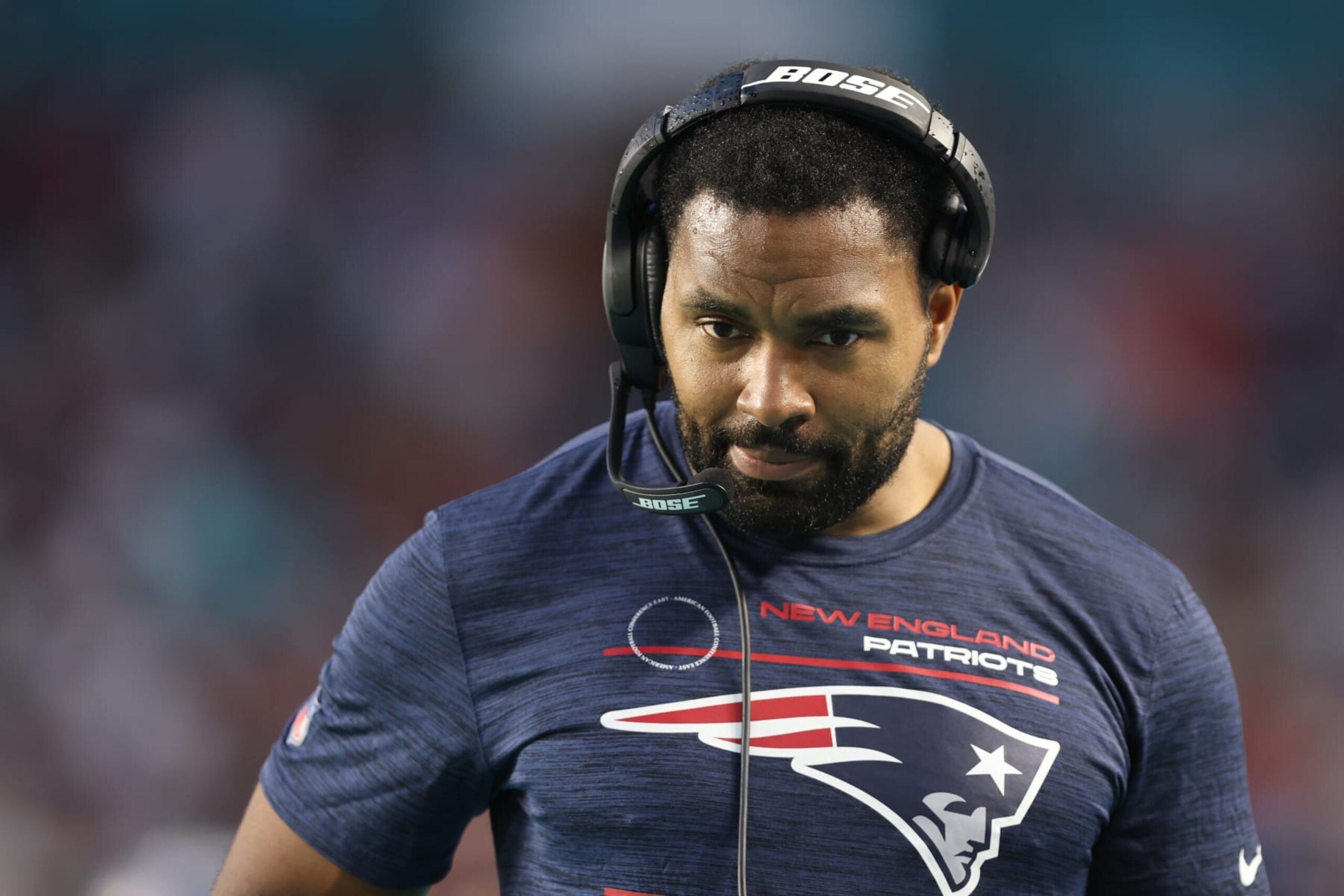 MIAMI GARDENS, FL - JANUARY 9: New England Patriots insider linebackers coach Jerod Mayo stands on the sideline against the Miami Dolphins prior to the game at Hard Rock Stadium on January 9, 2022 in Miami Gardens, Florida. (Photo by Perry Knotts/Getty Images) MIAMI GARDENS, FL - JANUARY 9: New England Patriots insider linebackers coach Jerod Mayo stands on the sideline against the Miami Dolphins prior to the game at Hard Rock Stadium on January 9, 2022 in Miami Gardens, Florida. (Photo by Perry Knotts/Getty Images)