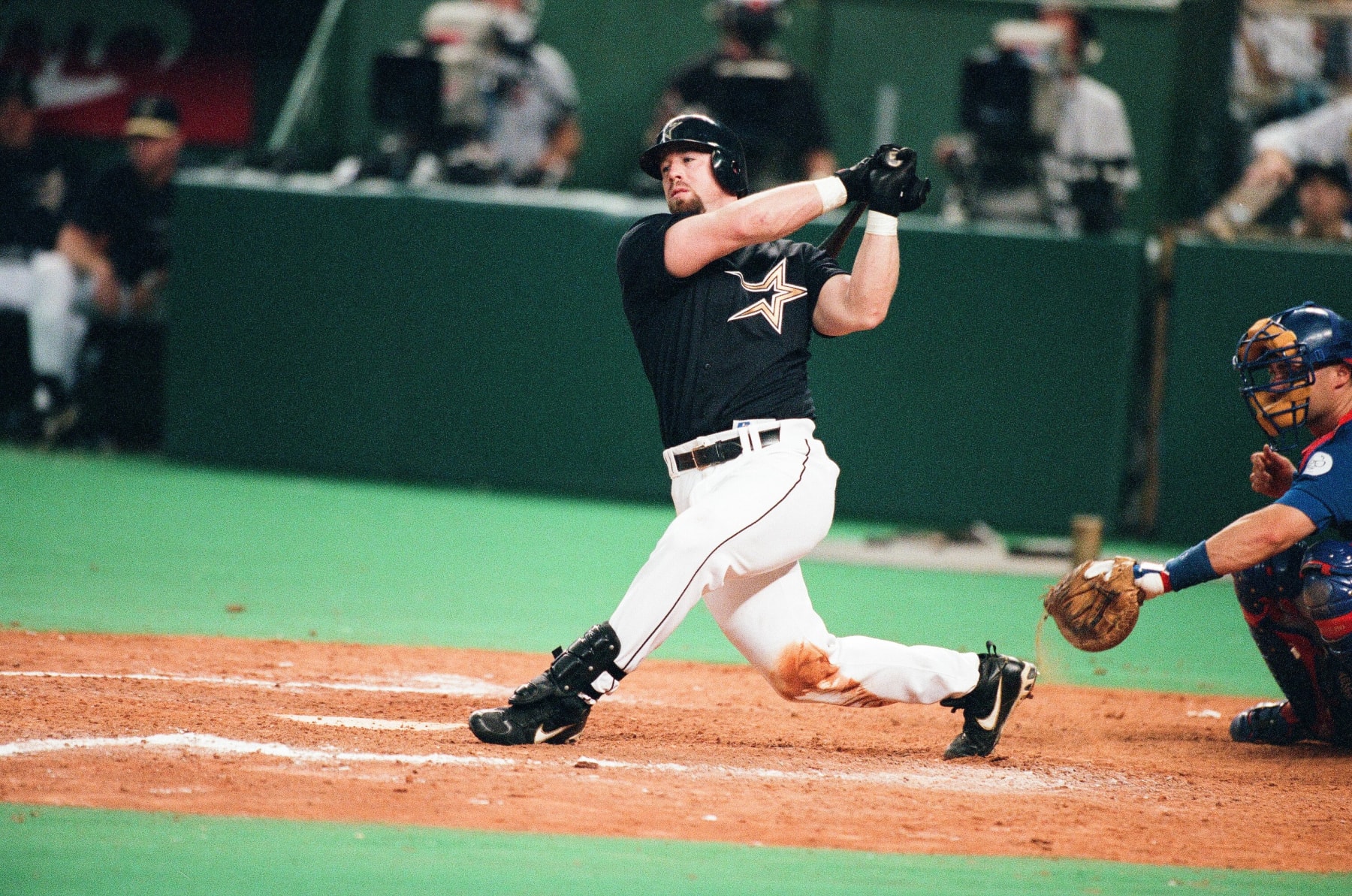 HOUSTON - SEPTEMBER 27: Jeff Bagwell of the Houston Astros bats against the Chicago Cubs at Minute Maid Park on September 27, 1998 in Houston, Texas. (Photo by Sporting News via Getty Images via Getty Images)  