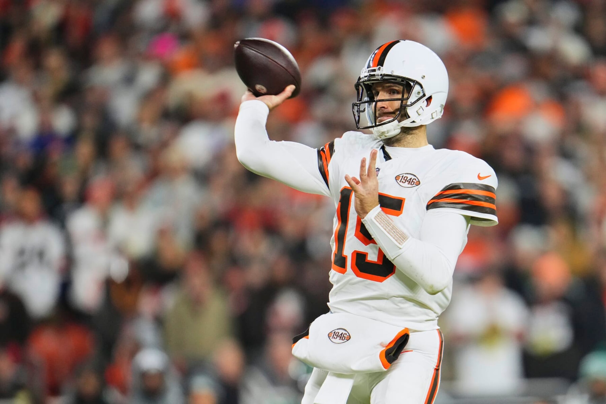CLEVELAND, OH - DECEMBER 28: Joe Flacco #15 of the Cleveland Browns drops back to pass against the New York Jets at Cleveland Browns Stadium on December 28, 2023 in Cleveland, Ohio. (Photo by Cooper Neill/Getty Images)