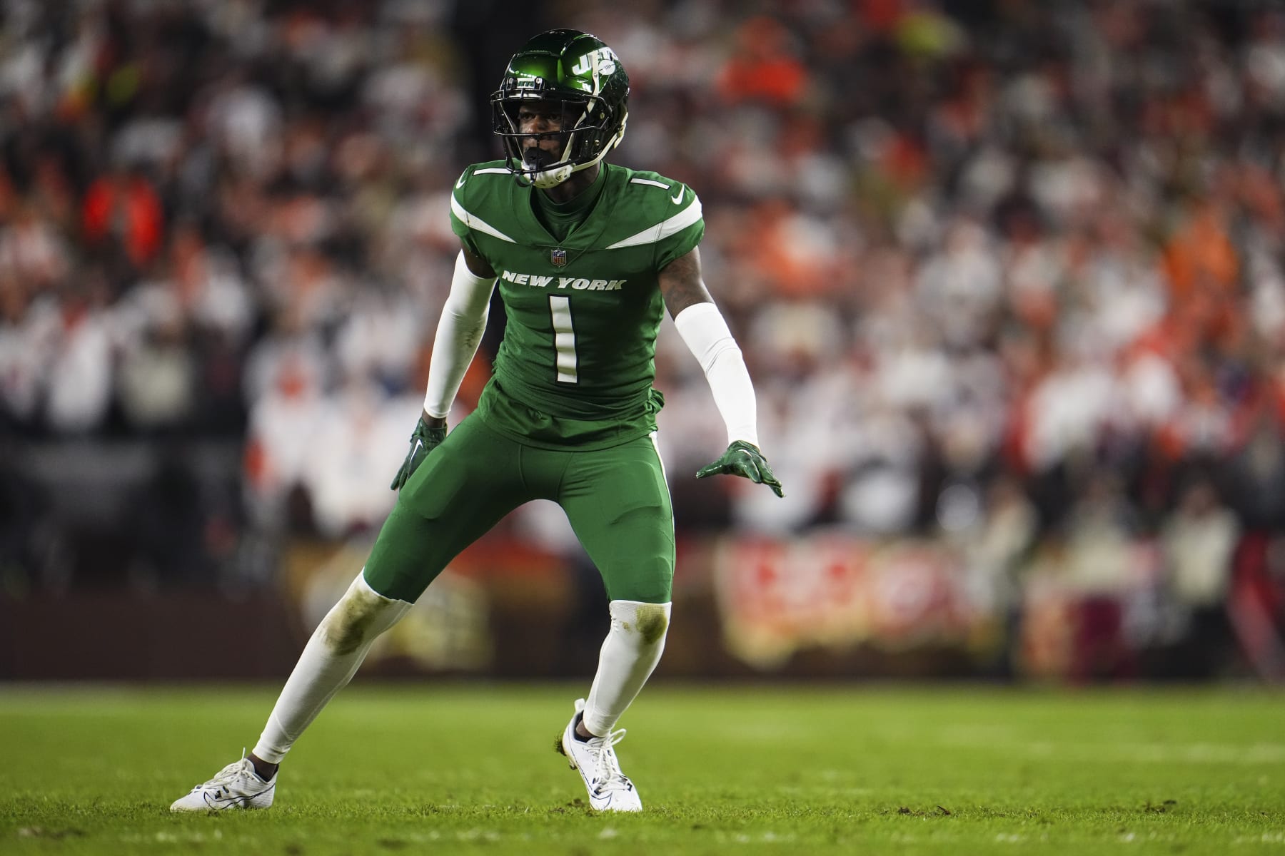 CLEVELAND, OH - DECEMBER 28: Sauce Gardner #1 of the New York Jets defends in coverage during an NFL football game against the Cleveland Browns at Cleveland Browns Stadium on December 28, 2023 in Cleveland, Ohio. (Photo by Cooper Neill/Getty Images)