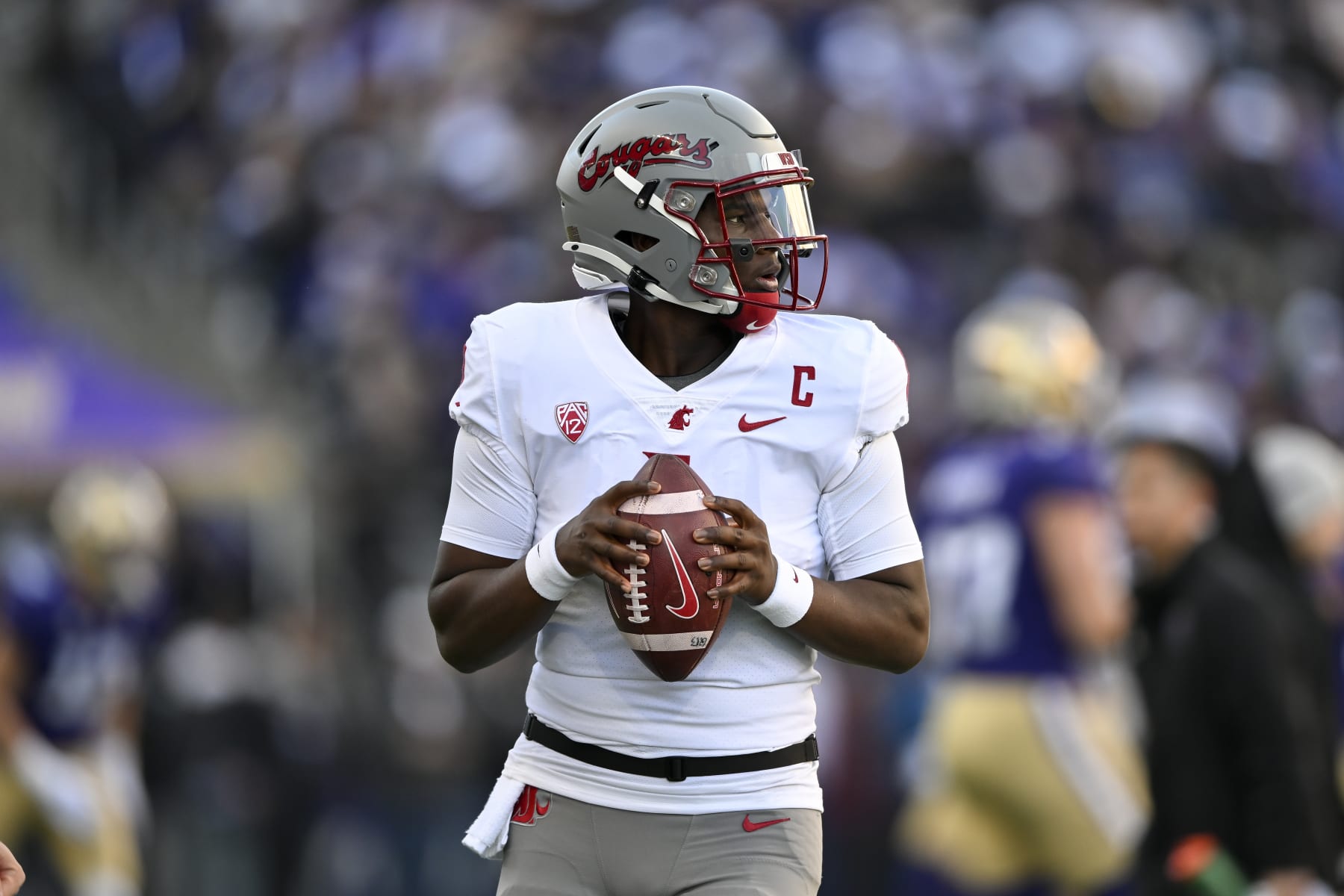 SEATTLE, WASHINGTON - NOVEMBER 25: Cameron Ward #1 of the Washington State Cougars warms up before the game against the Washington Huskies at Husky Stadium on November 25, 2023 in Seattle, Washington. (Photo by Alika Jenner/Getty Images)