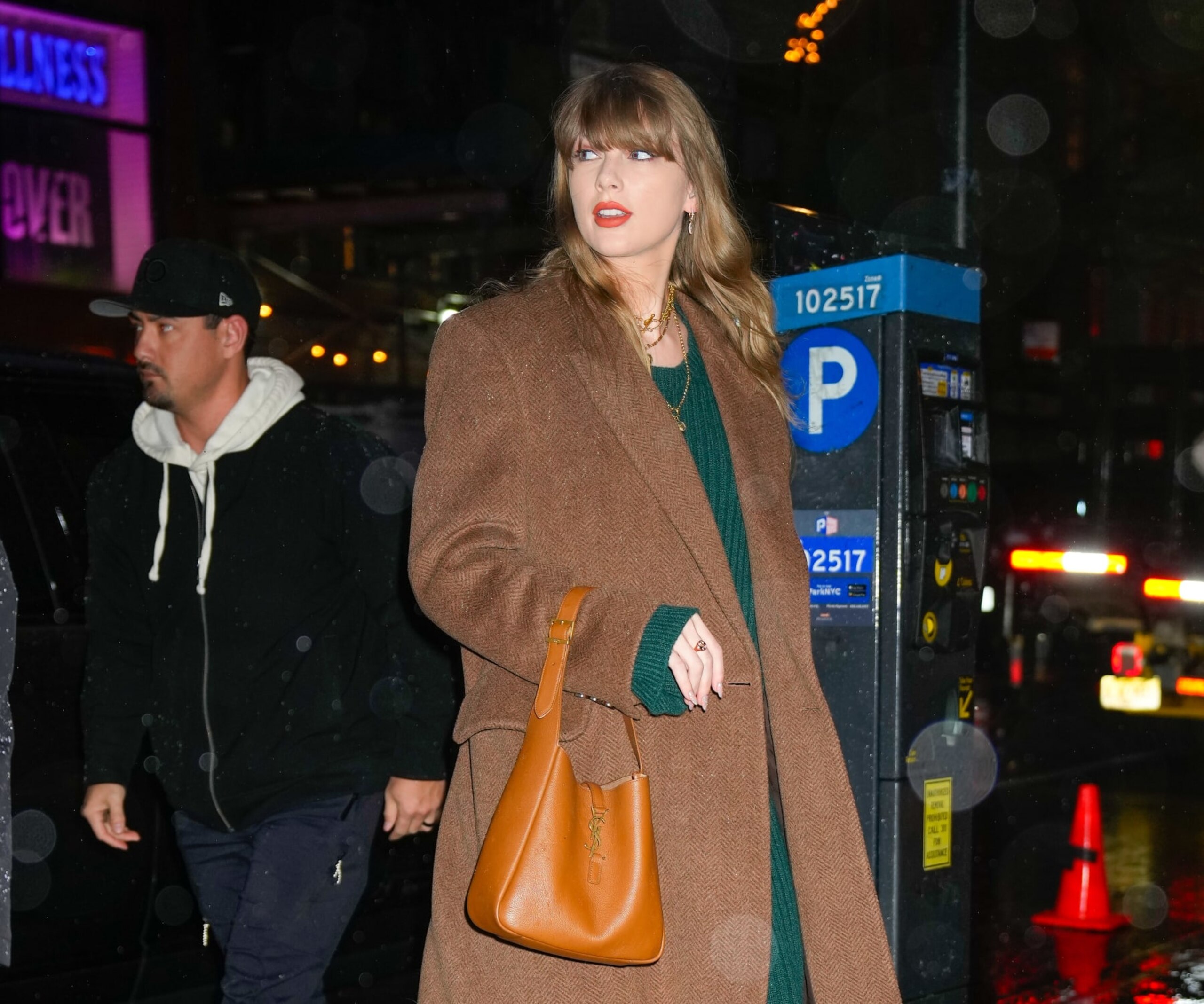 NEW YORK, NEW YORK - JANUARY 09: Taylor Swift is seen on January 09, 2024 in New York City. (Photo by Gotham/GC Images) NEW YORK, NEW YORK - JANUARY 09: Taylor Swift is seen on January 09, 2024 in New York City. (Photo by Gotham/GC Images)