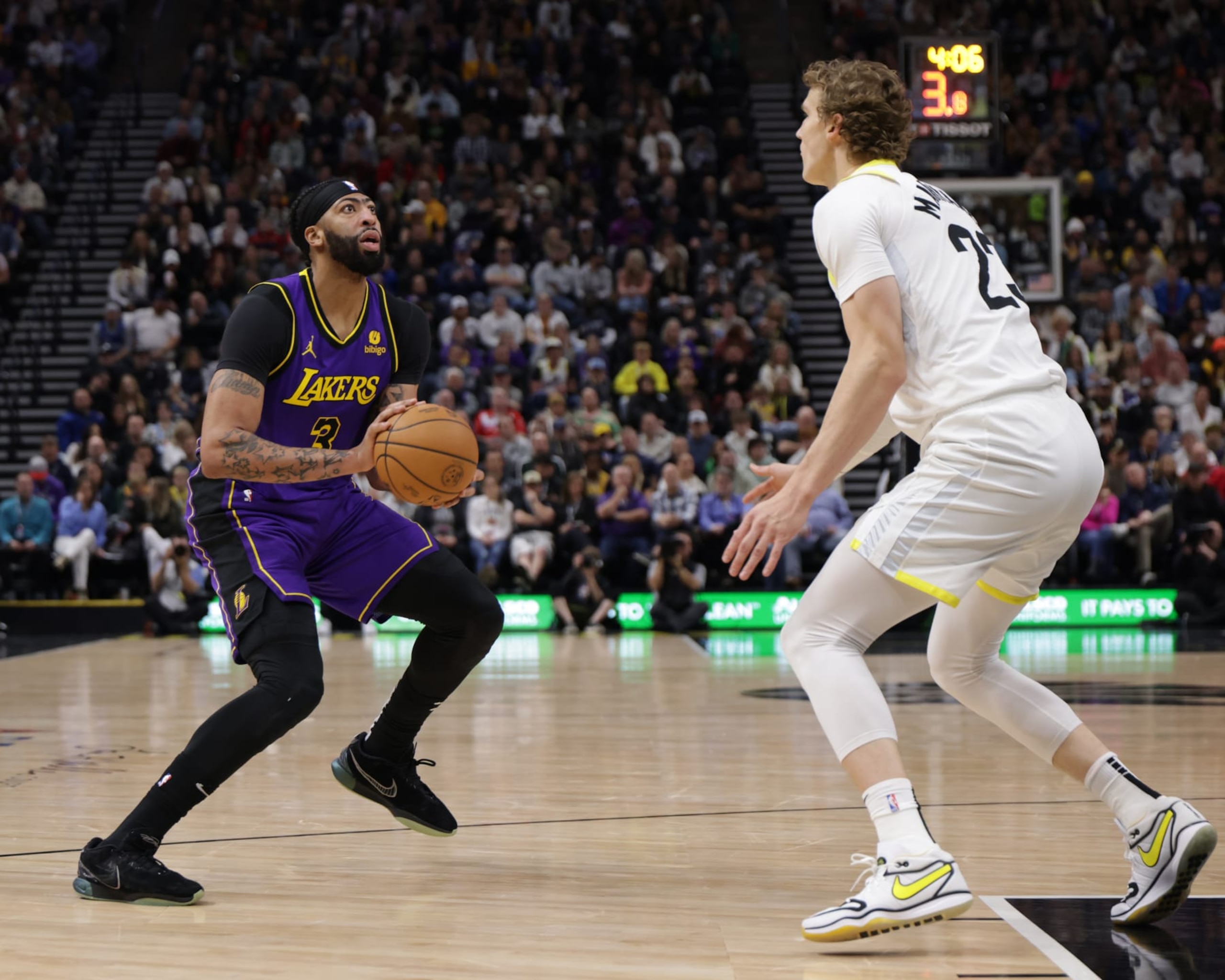 SALT LAKE CITY, UT - JANUARY 13: Anthony Davis #3 of the Los Angeles Lakers shoots the ball during the game against the Utah Jazz on January 13, 2024 at vivint.SmartHome Arena in Salt Lake City, Utah. NOTE TO USER: User expressly acknowledges and agrees that, by downloading and or using this Photograph, User is consenting to the terms and conditions of the Getty Images License Agreement. Mandatory Copyright Notice: Copyright 2024 NBAE (Photo by Chris Nicoll/NBAE via Getty Images) SALT LAKE CITY, UT - JANUARY 13: Anthony Davis #3 of the Los Angeles Lakers shoots the ball during the game against the Utah Jazz on January 13, 2024 at vivint.SmartHome Arena in Salt Lake City, Utah. NOTE TO USER: User expressly acknowledges and agrees that, by downloading and or using this Photograph, User is consenting to the terms and conditions of the Getty Images License Agreement. Mandatory Copyright Notice: Copyright 2024 NBAE (Photo by Chris Nicoll/NBAE via Getty Images)