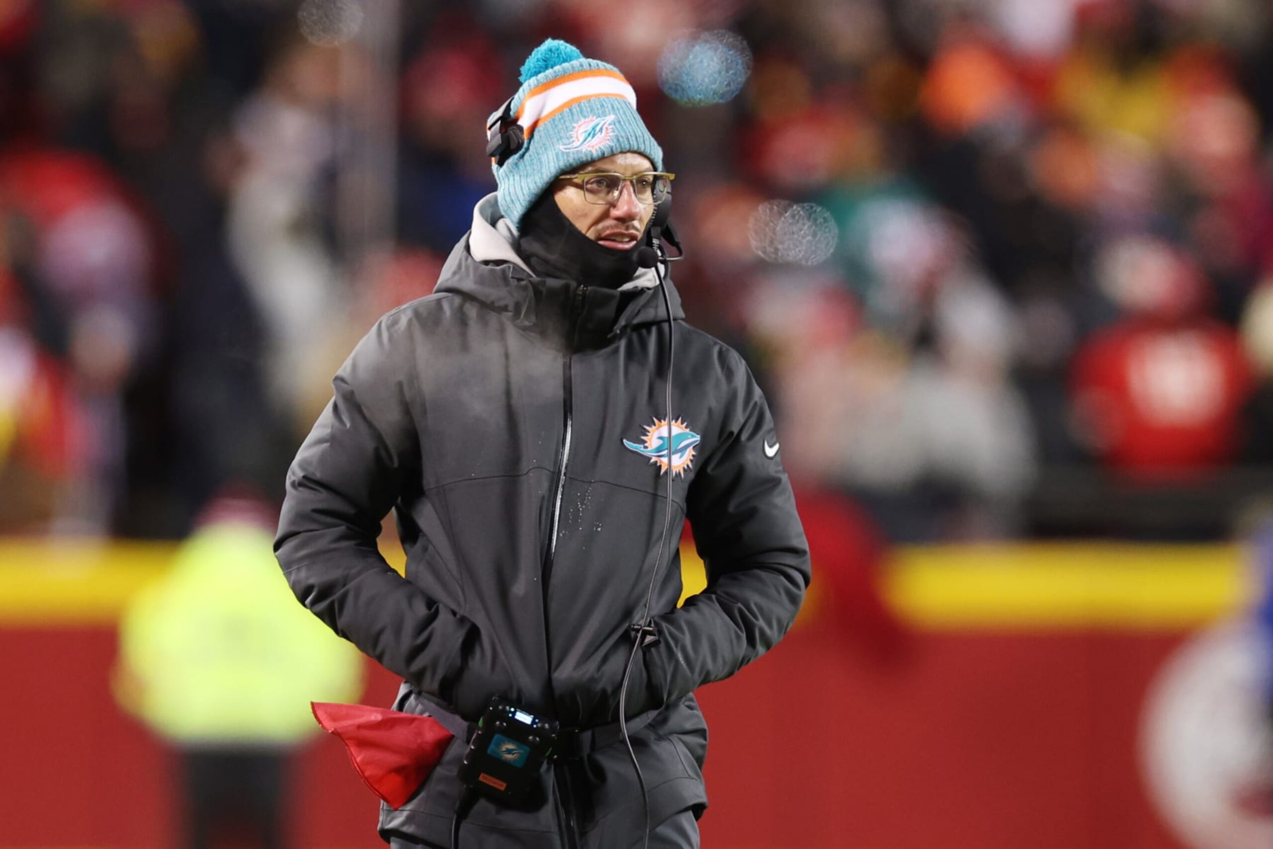 KANSAS CITY, MISSOURI - JANUARY 13: Head coach Mike McDaniel of the Miami Dolphins looks on during the first half in the AFC Wild Card Playoffs against the Kansas City Chiefs at GEHA Field at Arrowhead Stadium on January 13, 2024 in Kansas City, Missouri. (Photo by Jamie Squire/Getty Images) KANSAS CITY, MISSOURI - JANUARY 13: Head coach Mike McDaniel of the Miami Dolphins looks on during the first half in the AFC Wild Card Playoffs against the Kansas City Chiefs at GEHA Field at Arrowhead Stadium on January 13, 2024 in Kansas City, Missouri. (Photo by Jamie Squire/Getty Images)