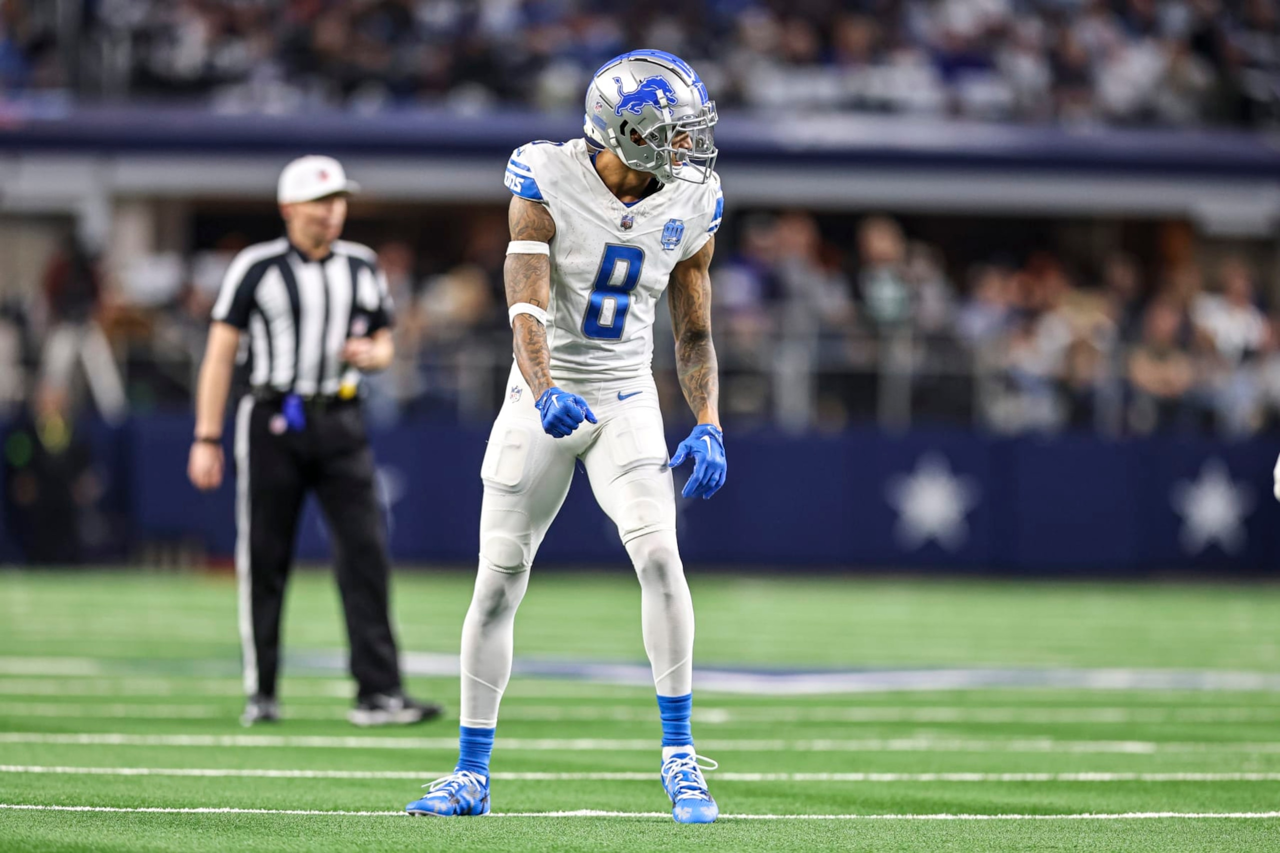 ARLINGTON, TX - DECEMBER 30: Detroit Lions wide receiver Josh Reynolds (8) waits for the play to start during the game between the Dallas Cowboys and the Detroit Lions on December 30, 2023 at AT&T Stadium in Arlington, Texas. (Photo by Matthew Pearce/Icon Sportswire via Getty Images)