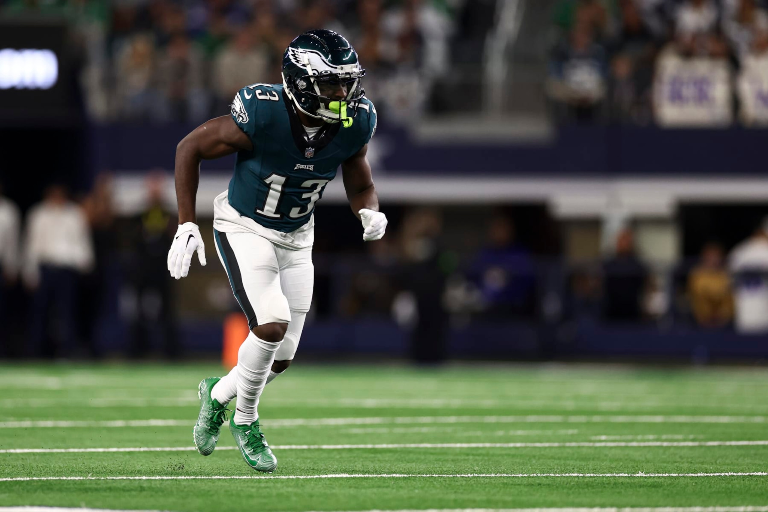 Eagles WR Olamide Zaccheaus Eagles WR Olamide Zaccheaus