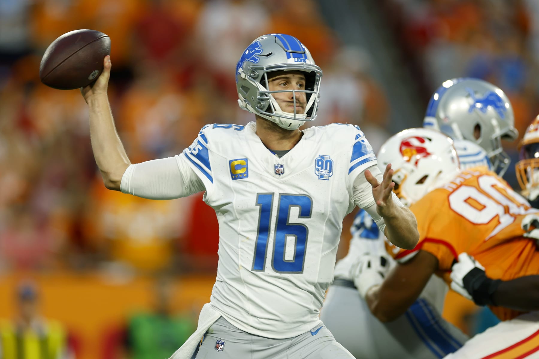 TAMPA, FLORIDA - OCTOBER 15: Jared Goff #16 of the Detroit Lions attempts a pass during the fourth quarter against the Tampa Bay Buccaneers at Raymond James Stadium on October 15, 2023 in Tampa, Florida. (Photo by Mike Ehrmann/Getty Images)